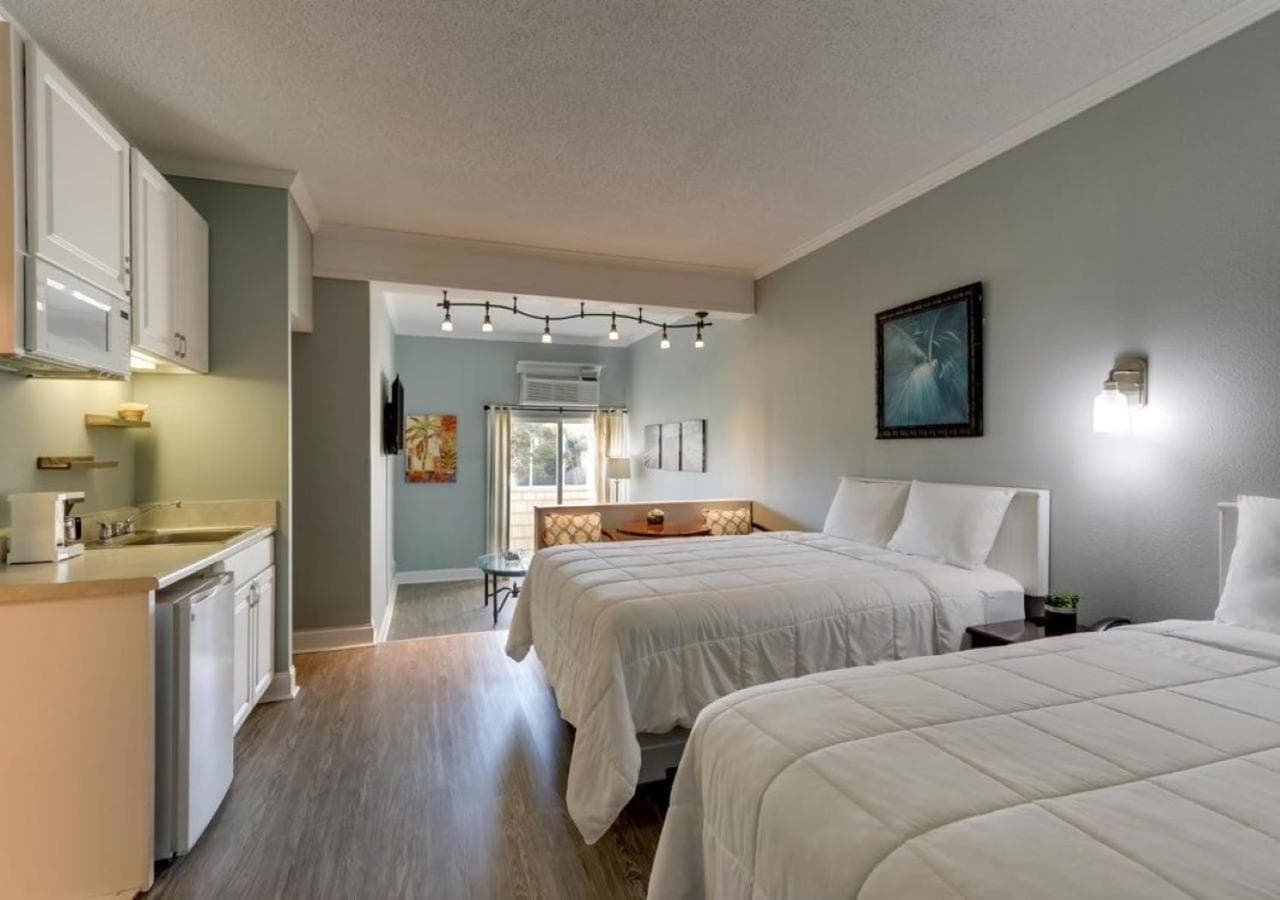 Palm Suites gallery photo in Atlantic Beach, NC — image 35