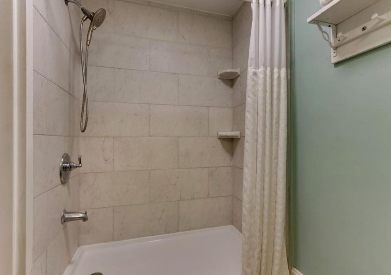 Palm Suites gallery photo in Atlantic Beach, NC — image 21