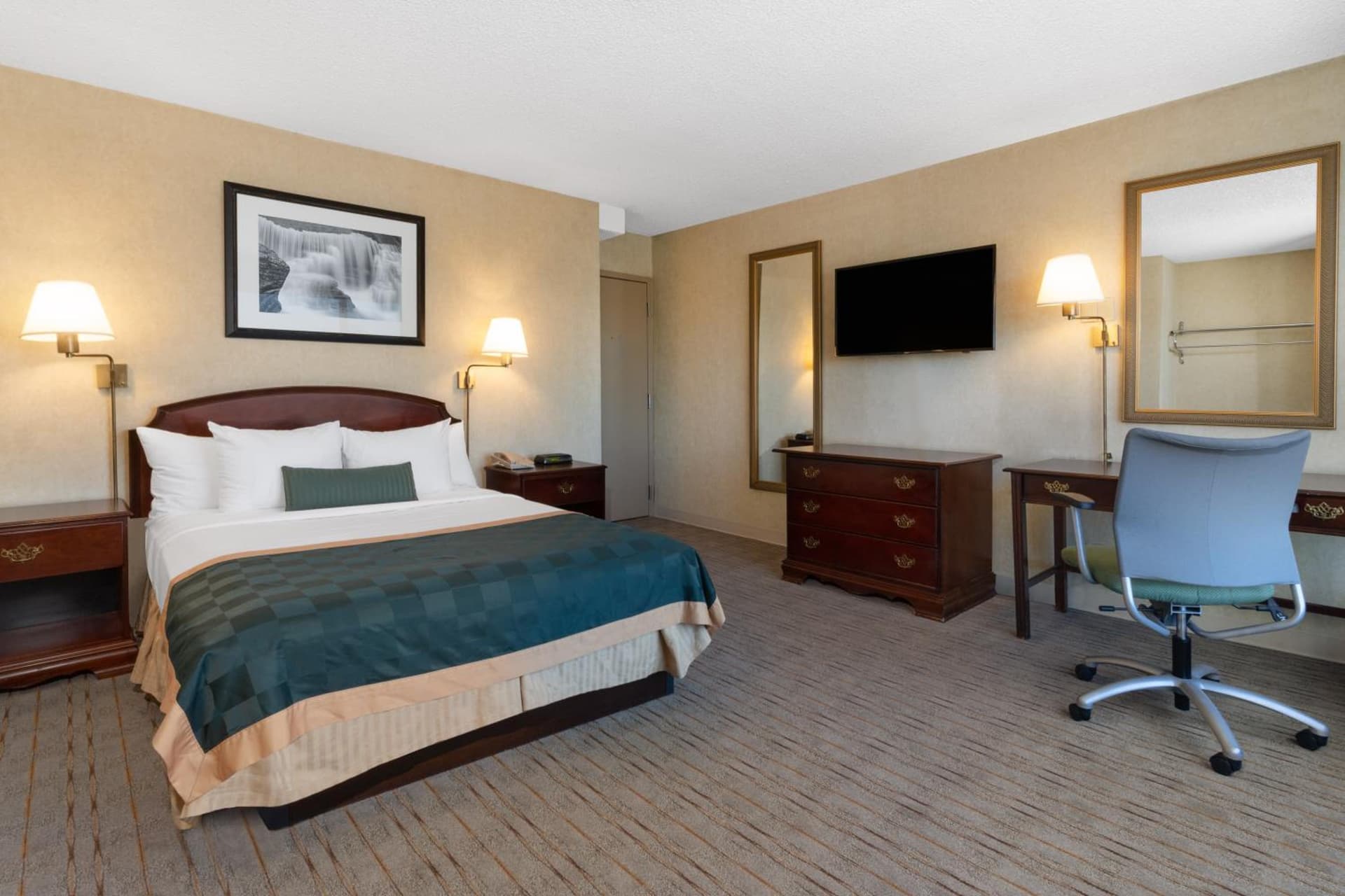 Ramada by Wyndham Reno Hotel & Casino gallery photo in Reno, NV — image 23