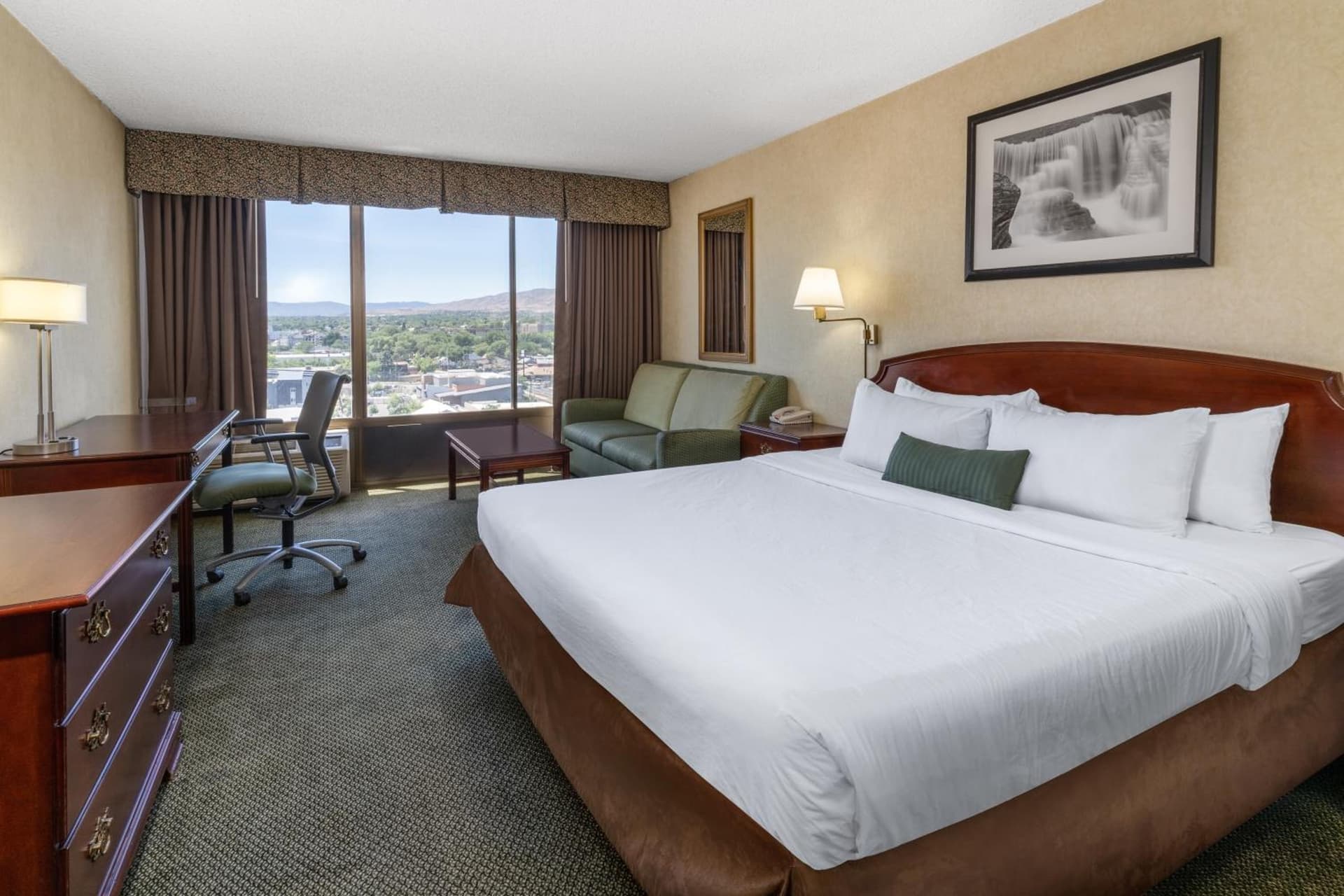 Ramada by Wyndham Reno Hotel & Casino gallery photo in Reno, NV — image 4