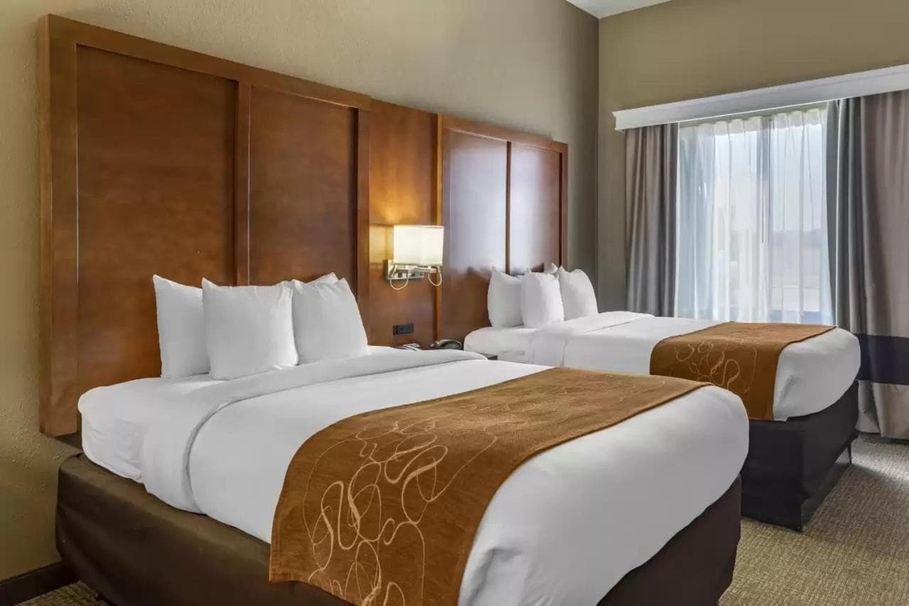 Comfort Suites Batesville interior in Batesville, MS — gallery photo 2