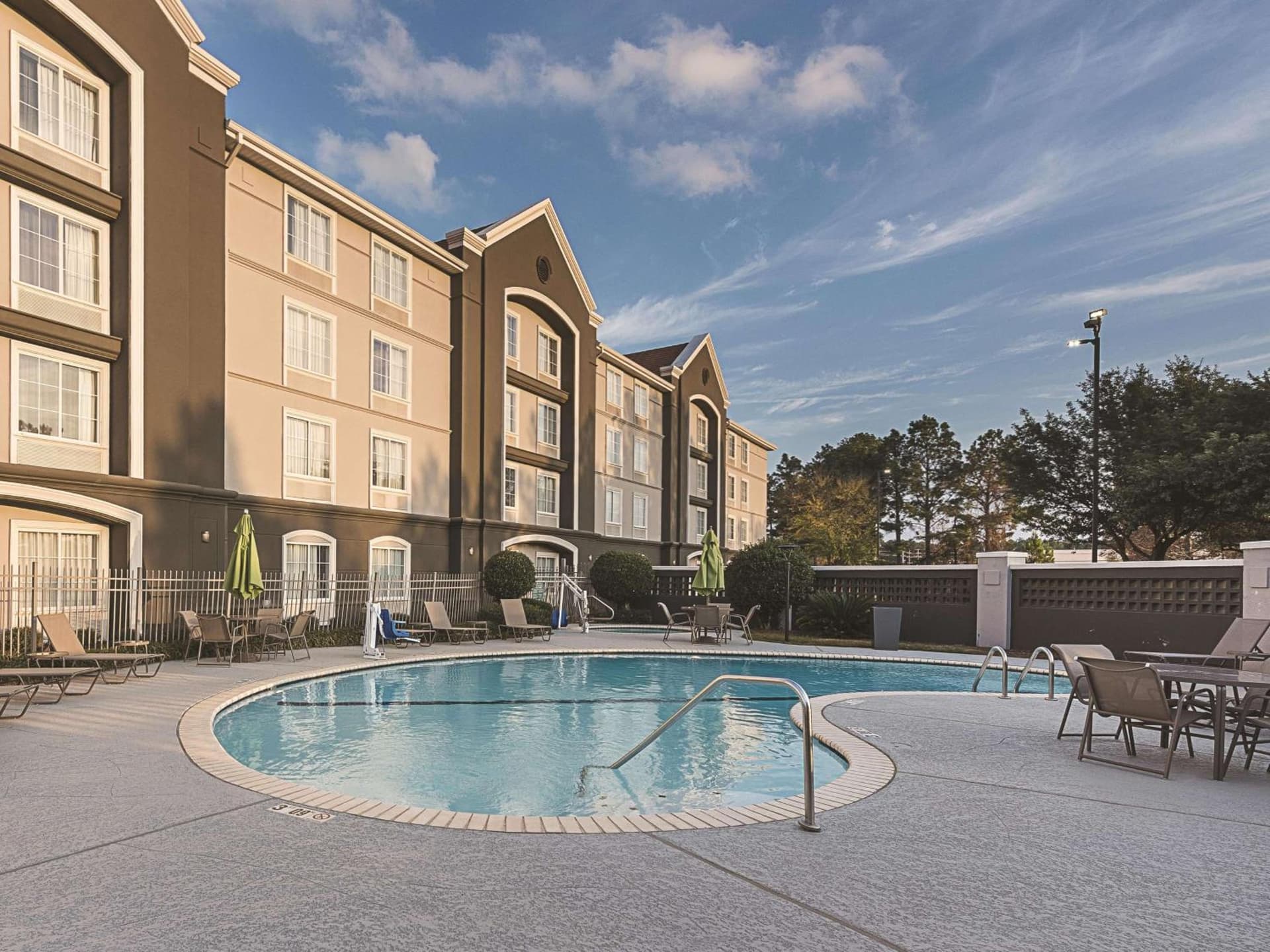 La Quinta Inn & Suites by Wyndham Shreveport Airport gallery photo in Shreveport, LA — image 5