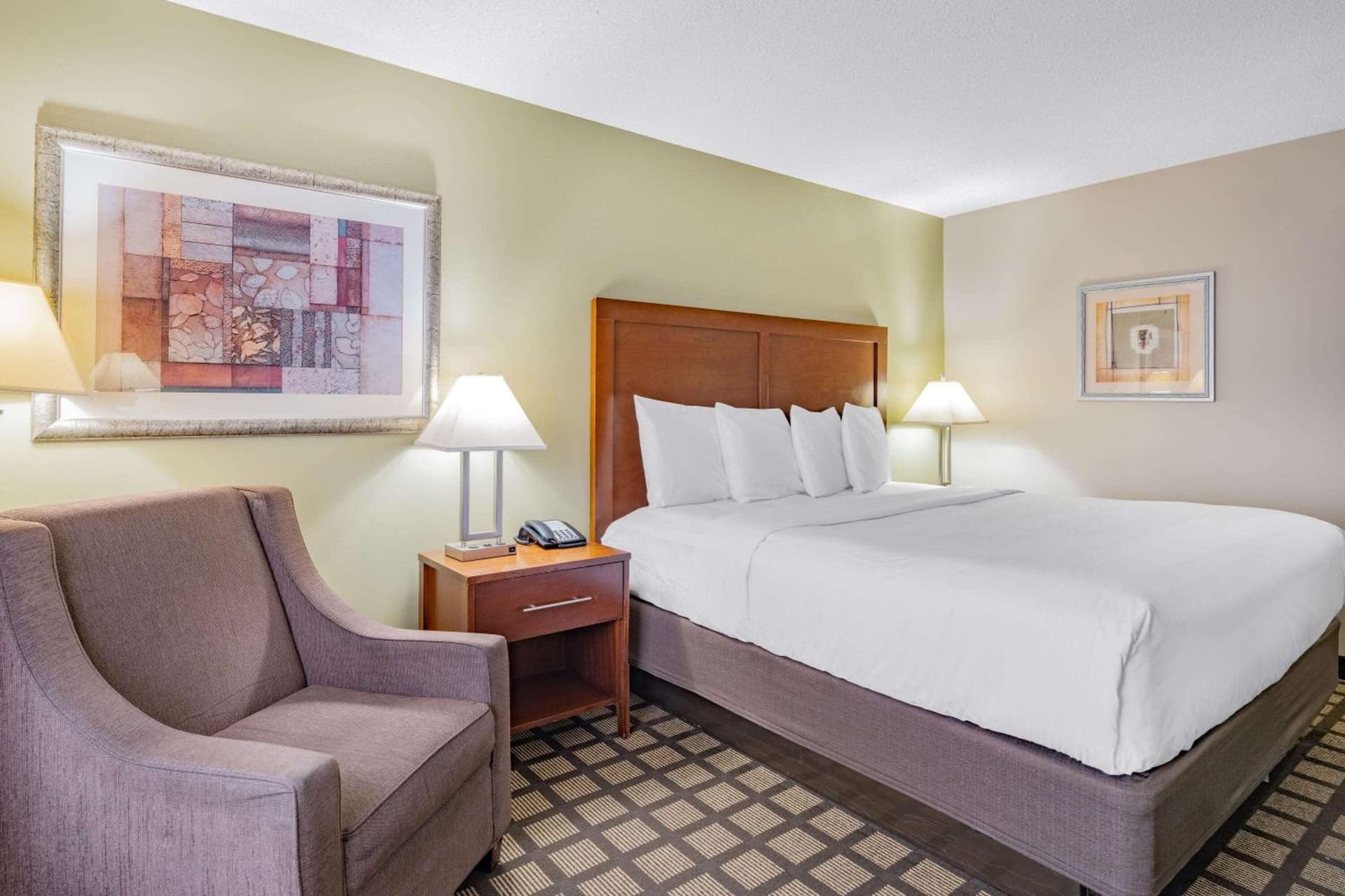 Baymont by Wyndham Gurnee property views in Gurnee, IL — gallery photo 3