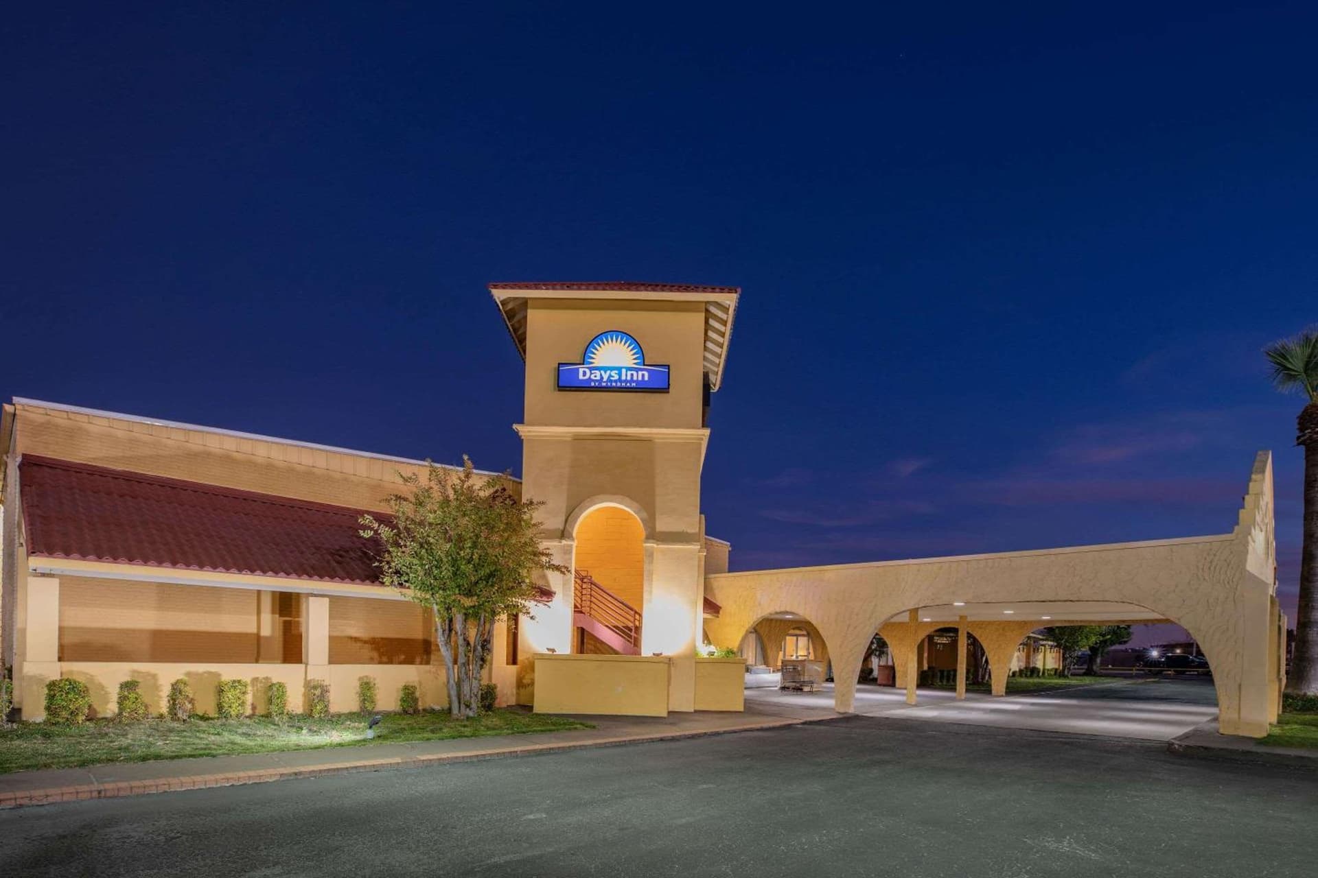 Days Inn by Wyndham Del Rio property views in Del Rio, TX — gallery photo 3