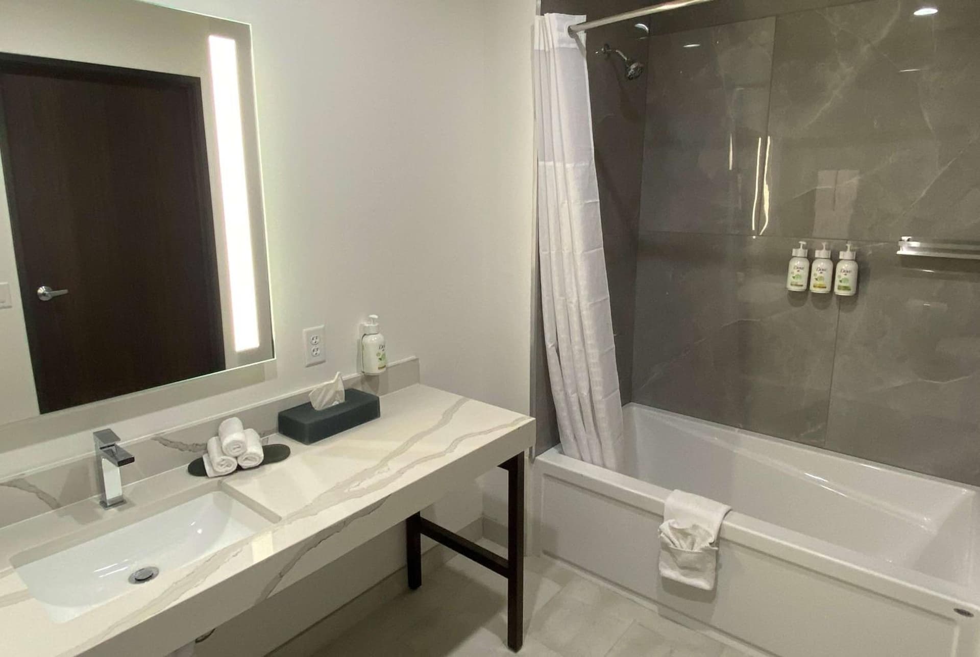 La Quinta Inn & Suites by Wyndham Galt Lodi North gallery photo in Galt, CA — image 55