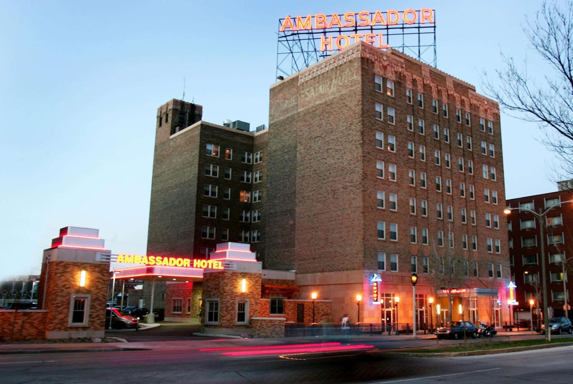 Ambassador Hotel Milwaukee, Trademark Collection by Wyndham — hotel in Milwaukee, Wisconsin