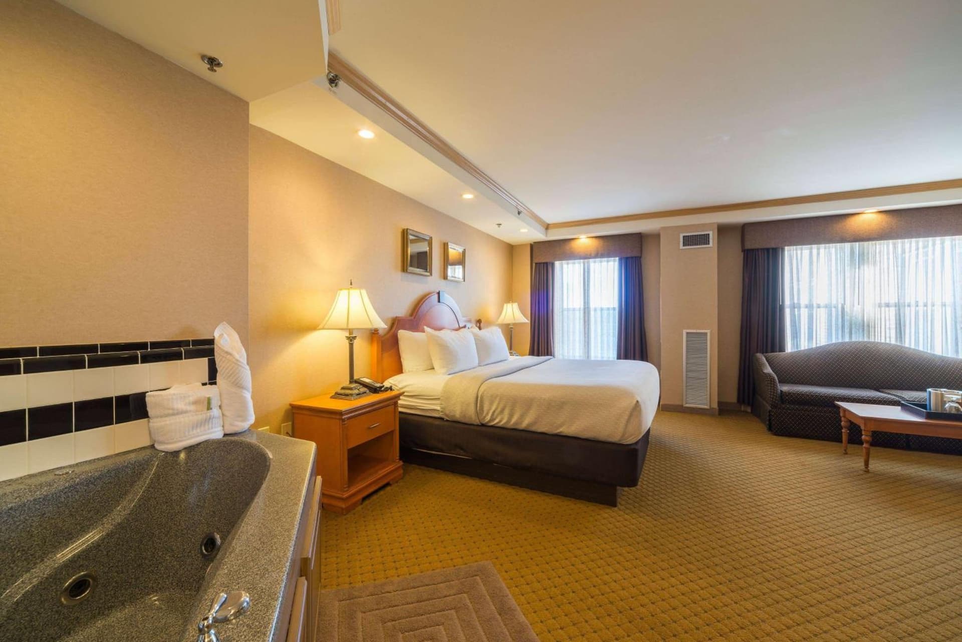 Ambassador Hotel Milwaukee, Trademark Collection by Wyndham gallery photo in Milwaukee, WI — image 31