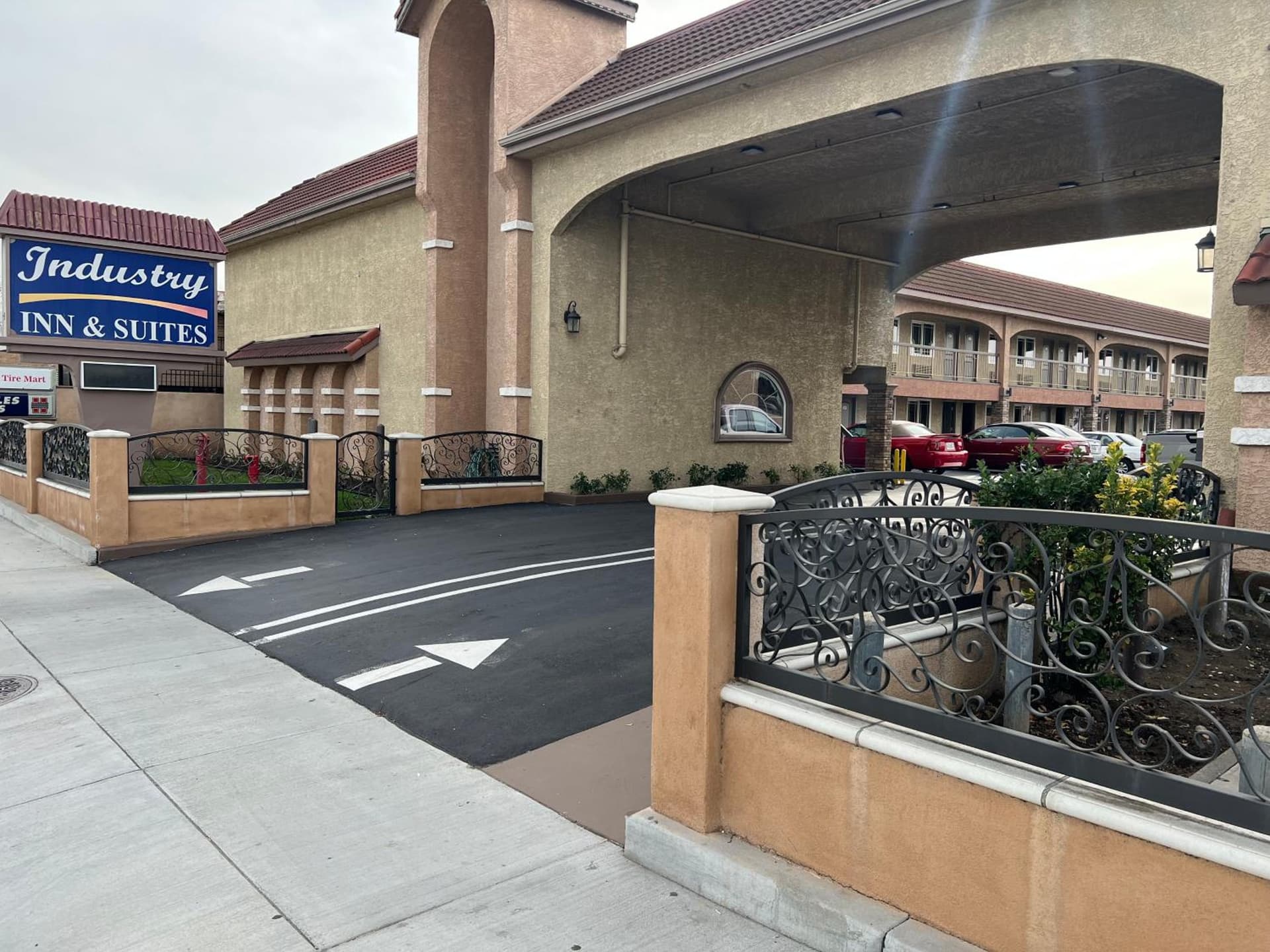 Industry Inn & Suites interior in La Puente, CA — gallery photo 2