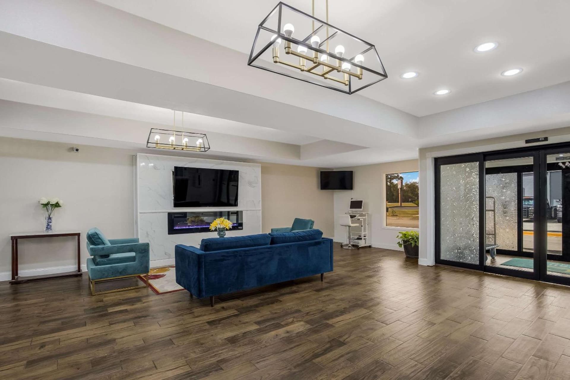 Quality Inn Moultrie interior in Moultrie, GA — gallery photo 2
