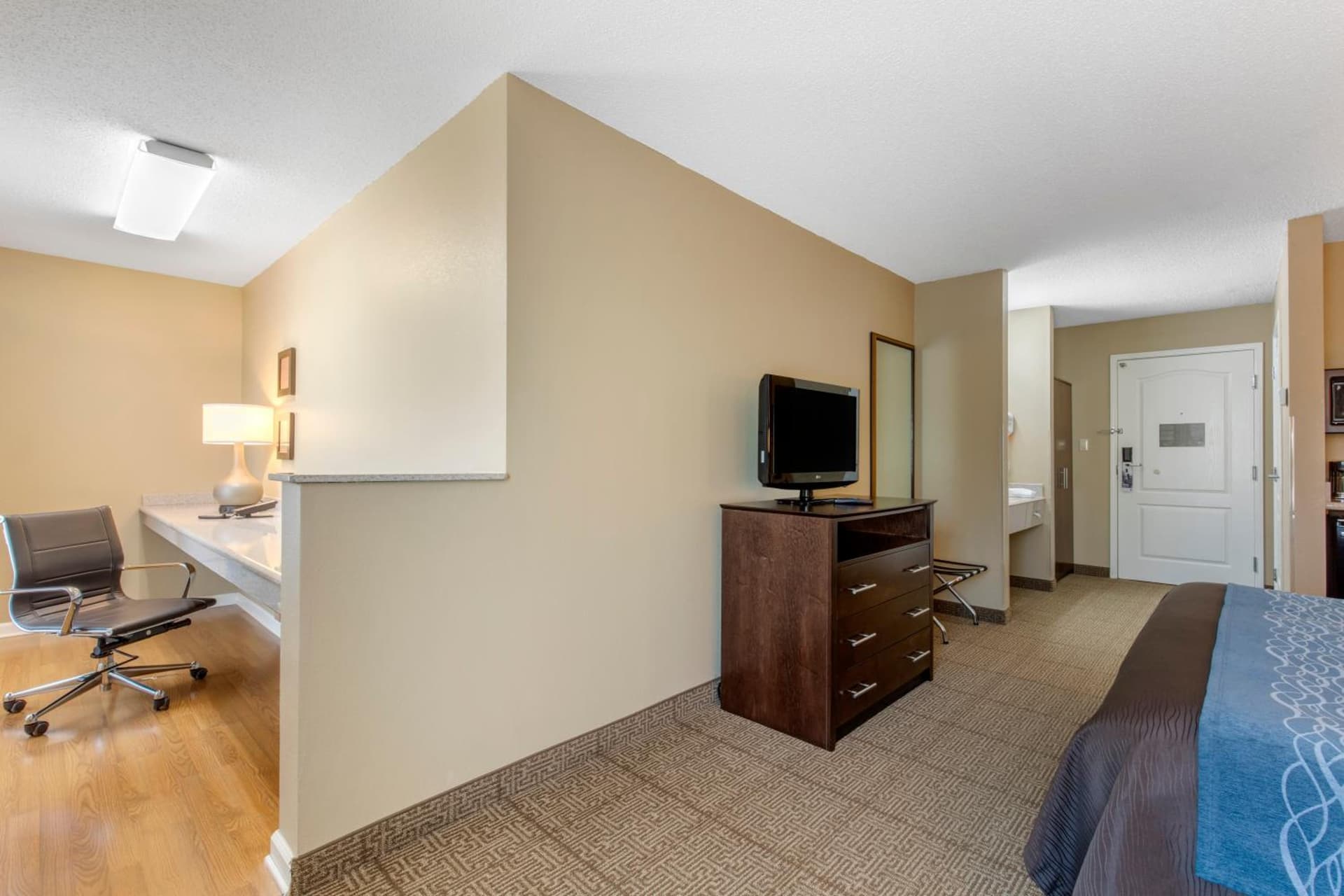 Comfort Inn & Suites Bryant - Benton interior in Bryant, AR — gallery photo 2
