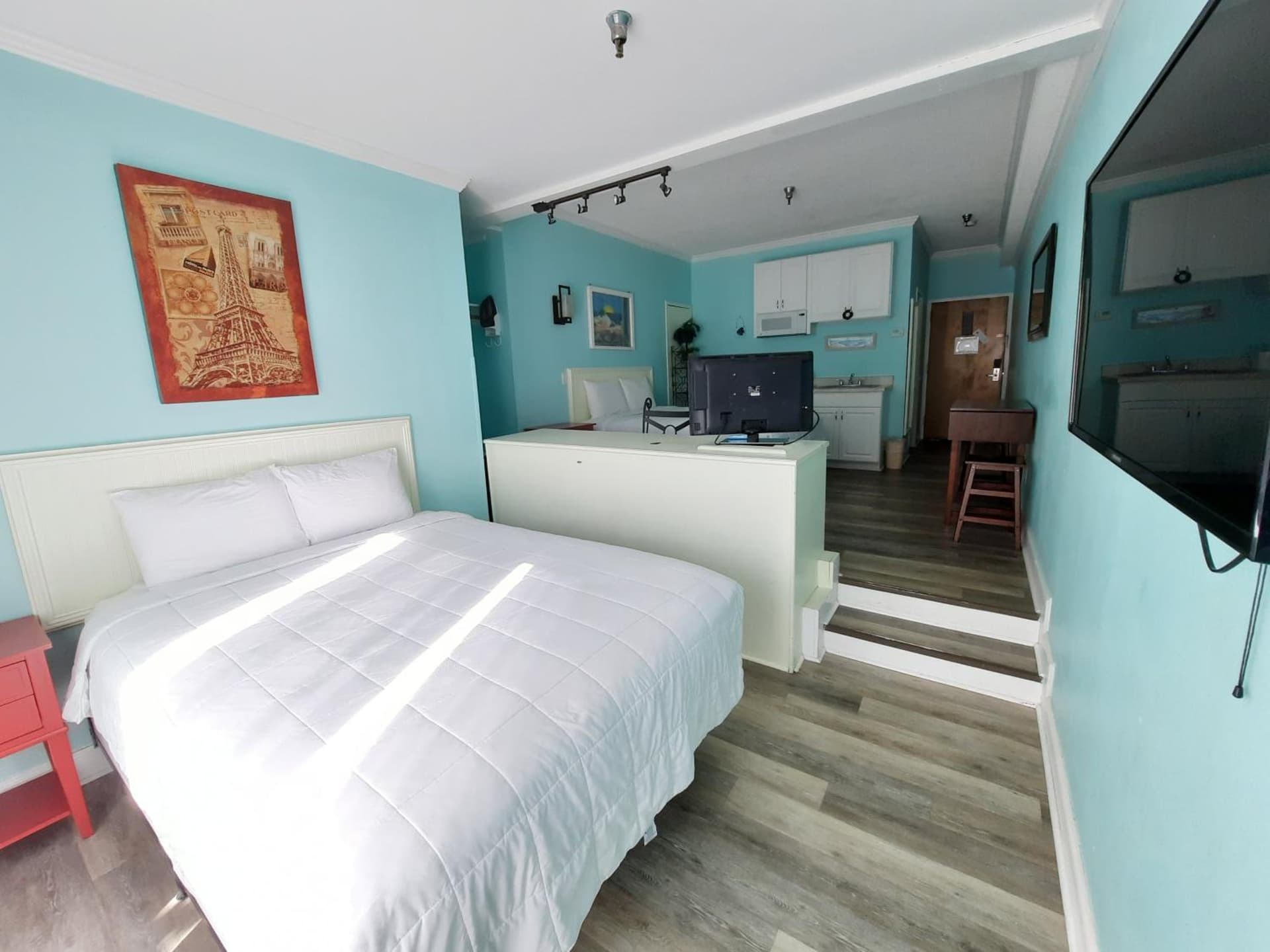 Palm Suites gallery photo in Atlantic Beach, NC — image 9