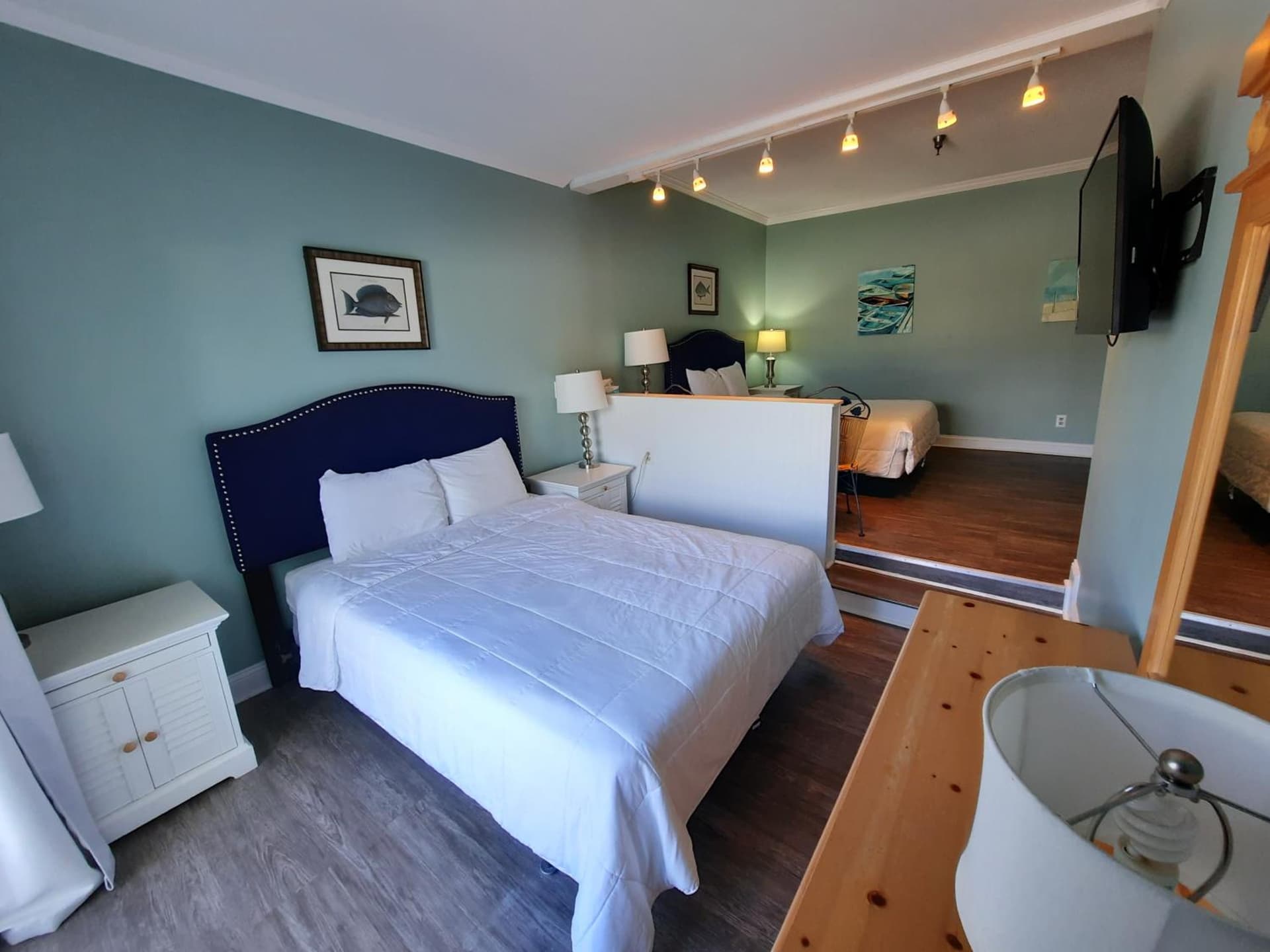 Palm Suites interior in Atlantic Beach, NC — gallery photo 2