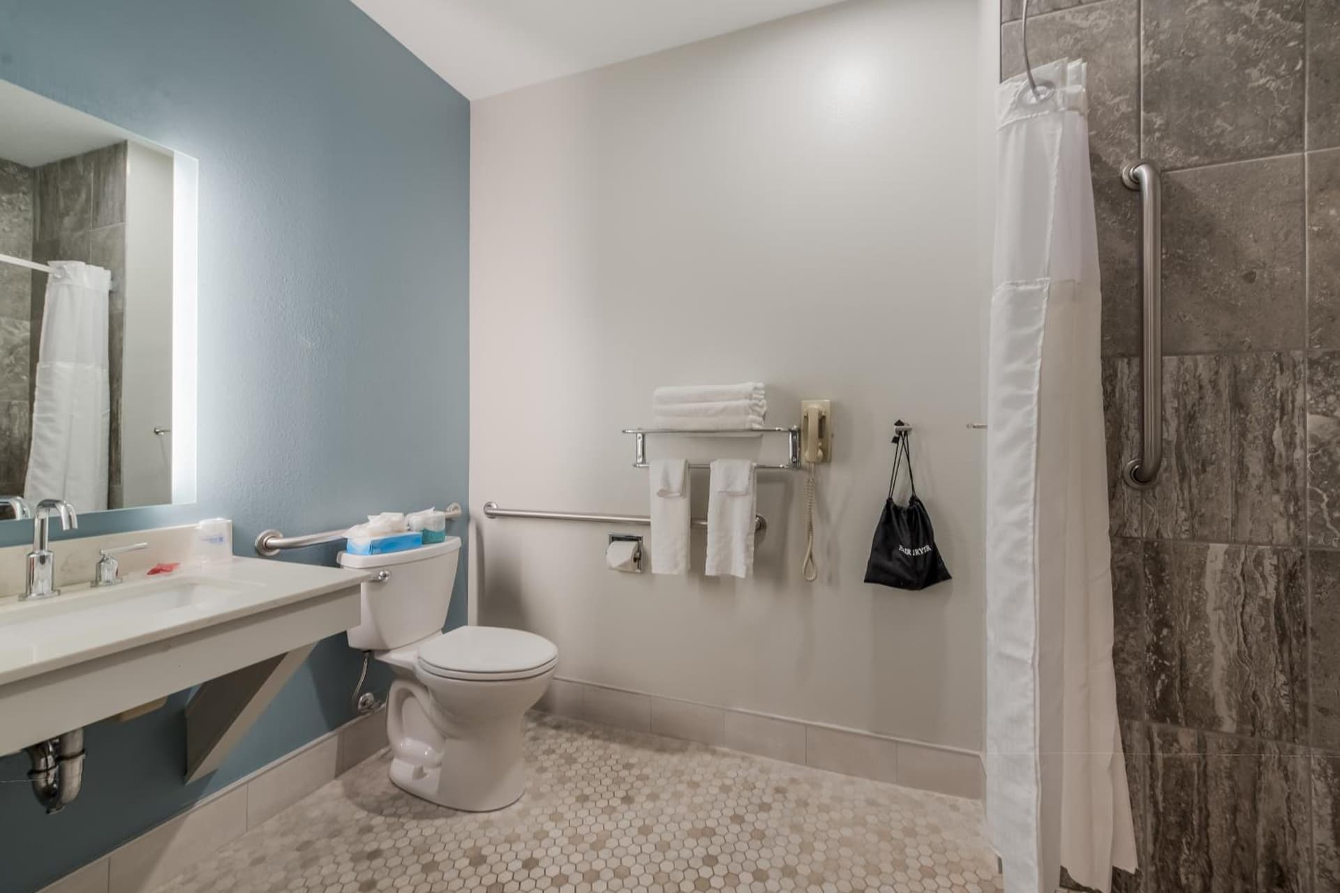 SureStay Plus Hotel by Best Western Highland Poughkeepsie gallery photo in Highland, NY — image 24