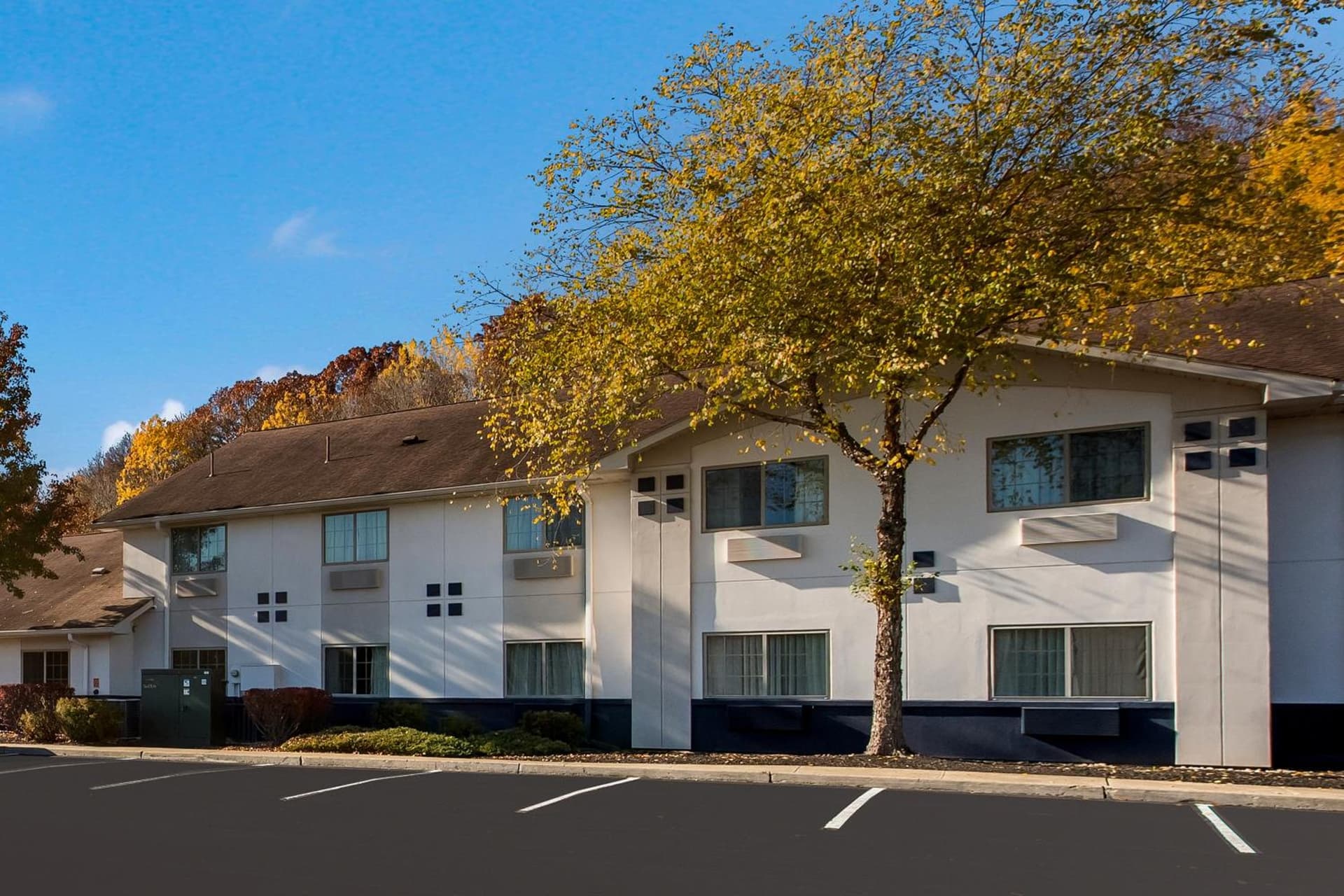 SureStay Plus Hotel by Best Western Highland Poughkeepsie gallery photo in Highland, NY — image 5
