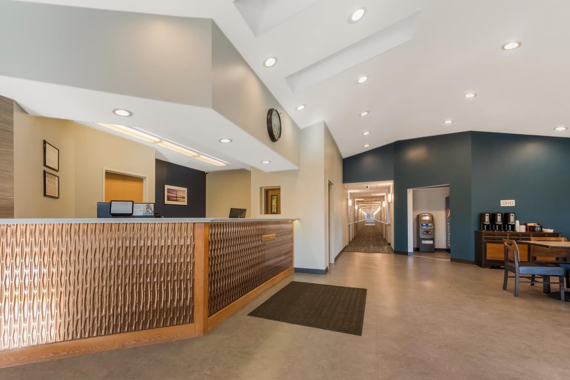 SureStay Plus Hotel by Best Western Highland Poughkeepsie gallery photo in Highland, NY — image 26