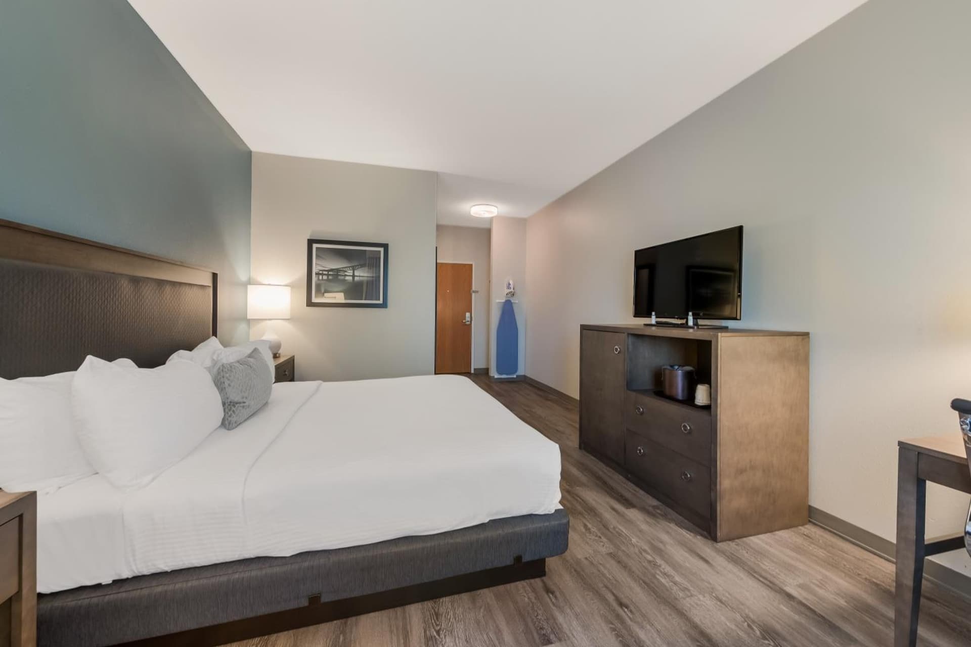 SureStay Plus Hotel by Best Western Highland Poughkeepsie gallery photo in Highland, NY — image 31