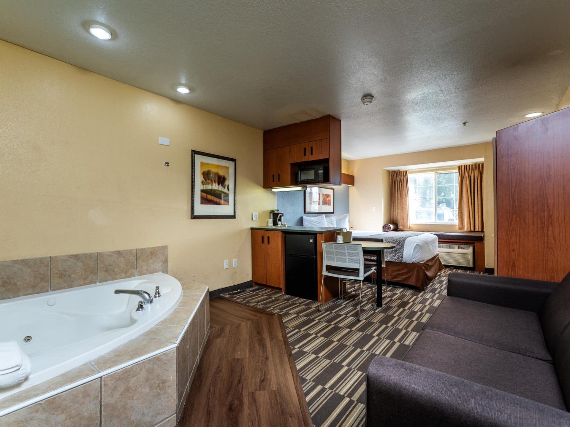 Microtel Inn and Suites Ocala gallery photo in Ocala, FL — image 22