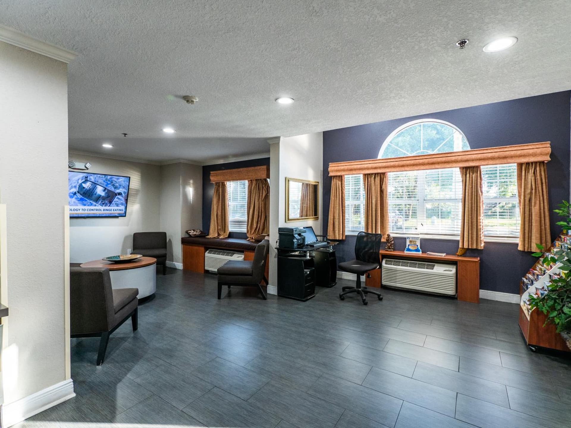 Microtel Inn and Suites Ocala gallery photo in Ocala, FL — image 7
