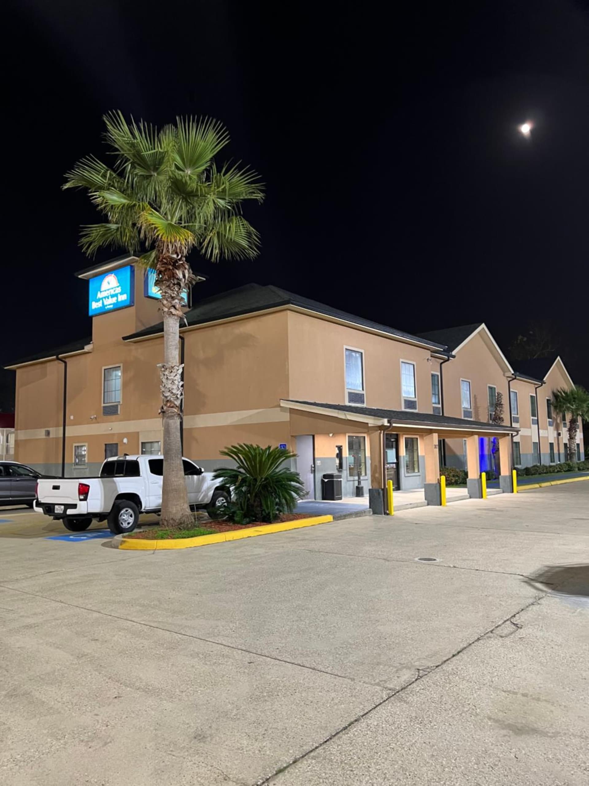 Americas Best Value Inn Sulphur — hotel in Sulphur, Louisiana