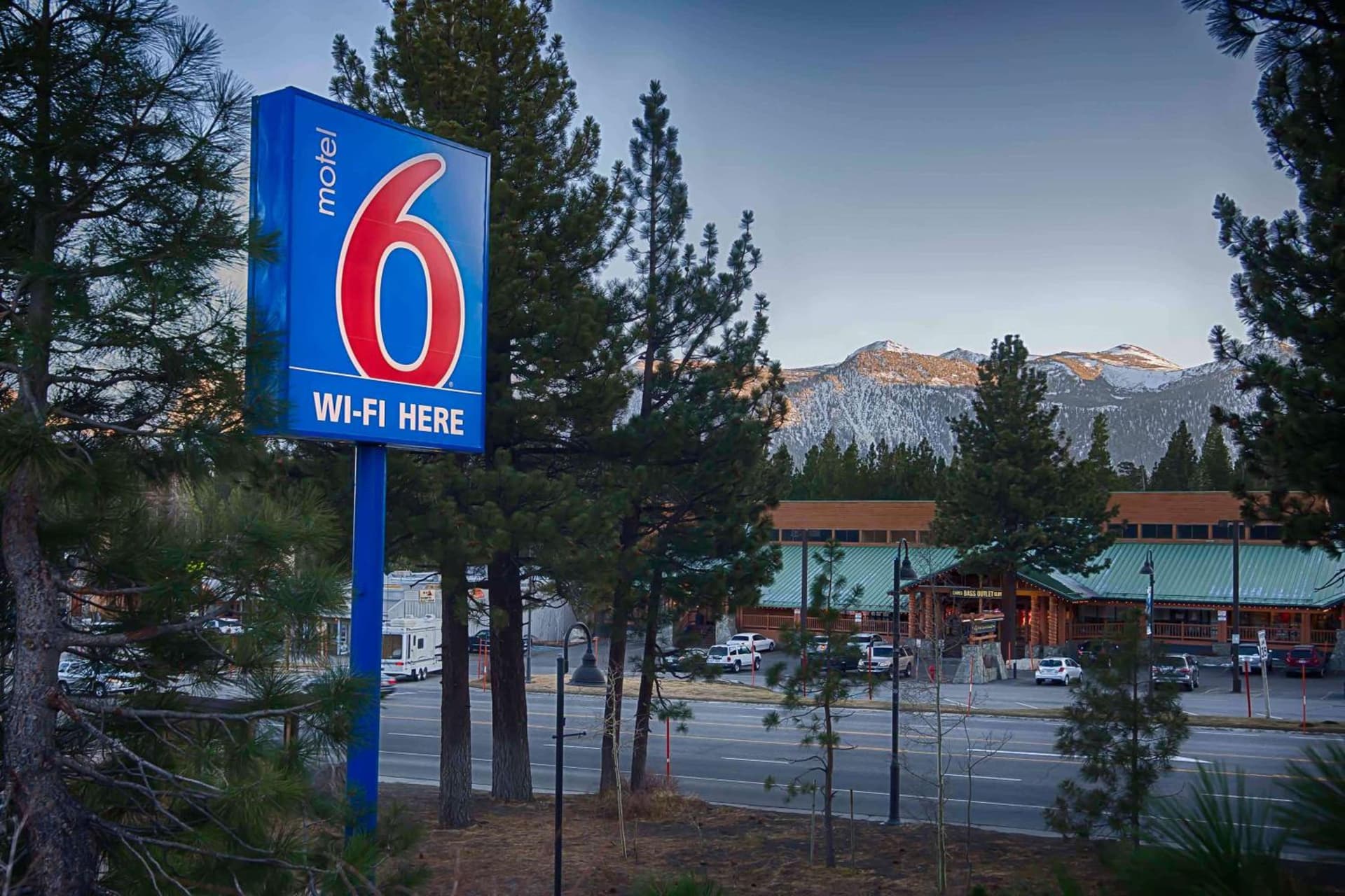 Motel 6-Mammoth Lakes, CA featured exterior or lobby in Mammoth Lakes, CA — similar hotel