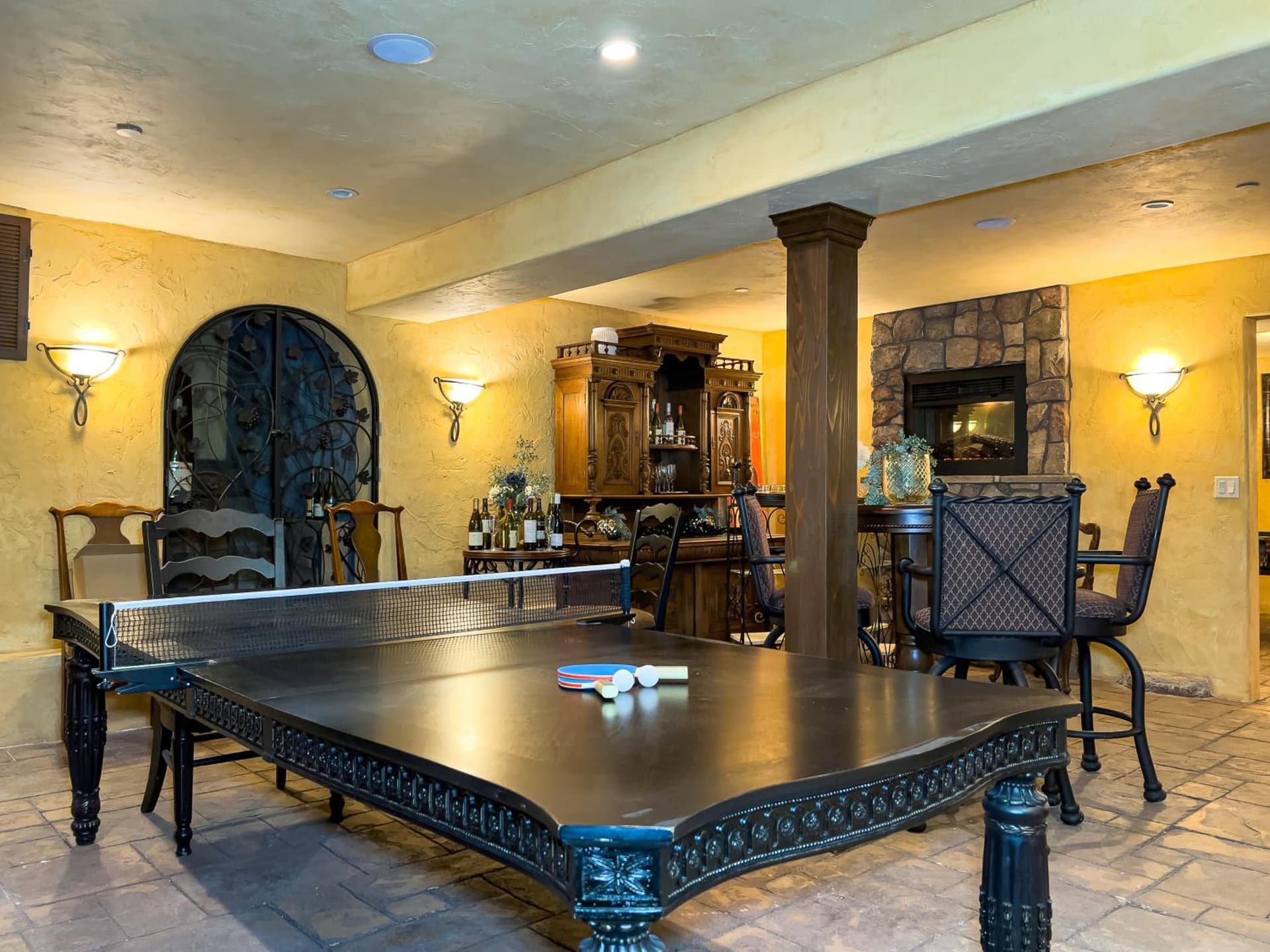 Chateau Coralini gallery photo in Salinas, CA — image 11