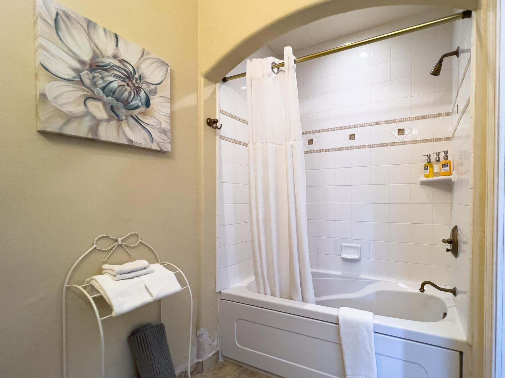 Chateau Coralini gallery photo in Salinas, CA — image 28
