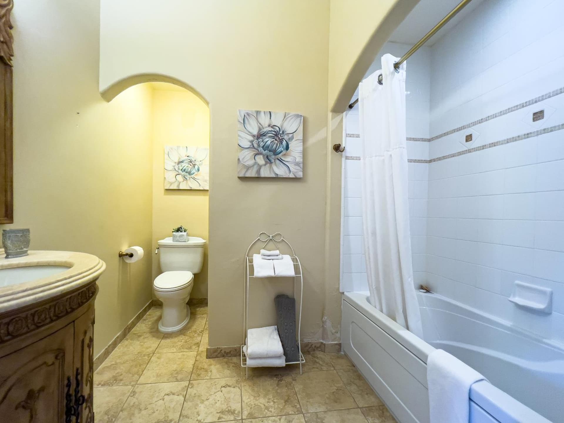 Chateau Coralini gallery photo in Salinas, CA — image 98