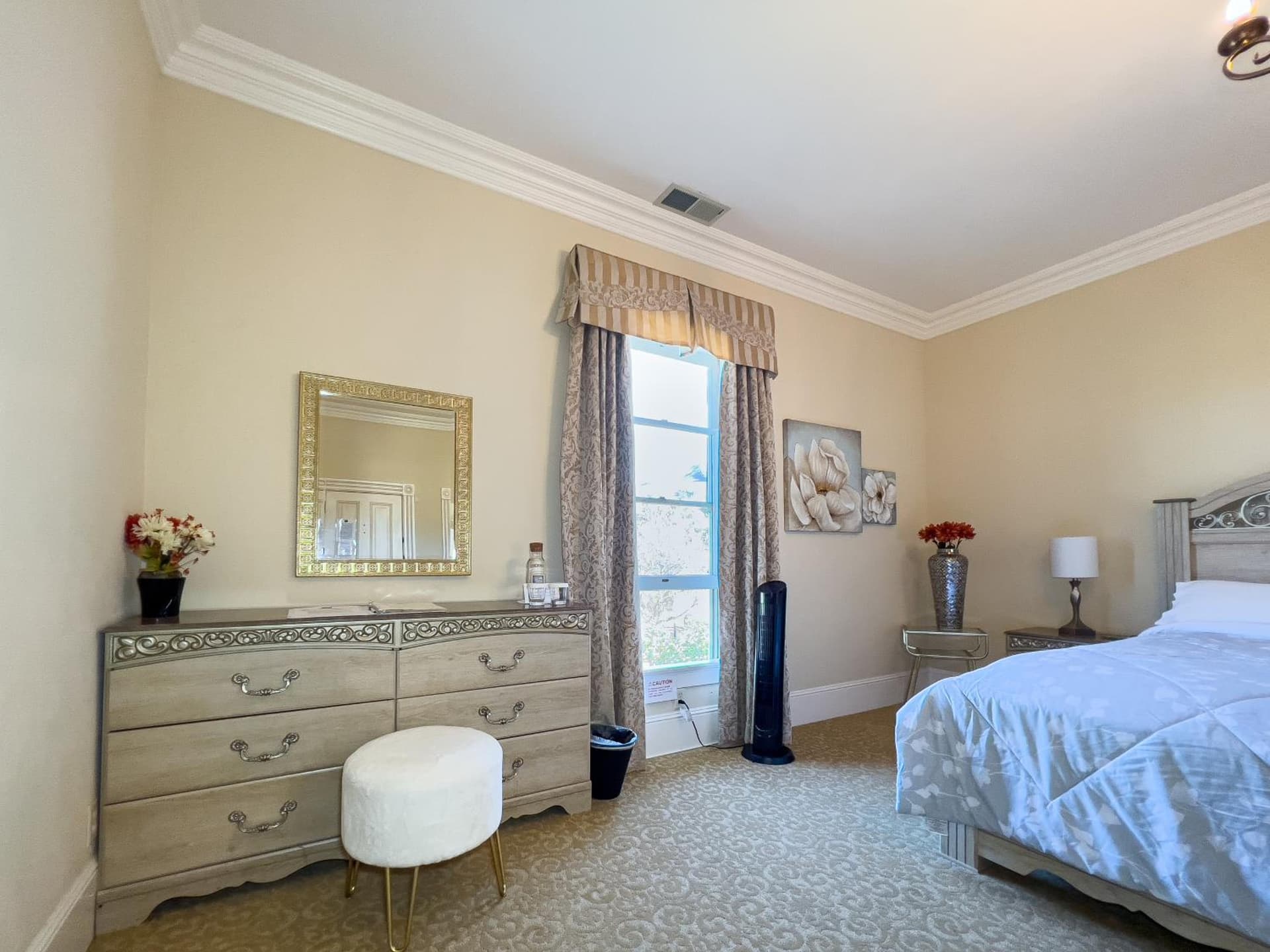 Chateau Coralini gallery photo in Salinas, CA — image 95