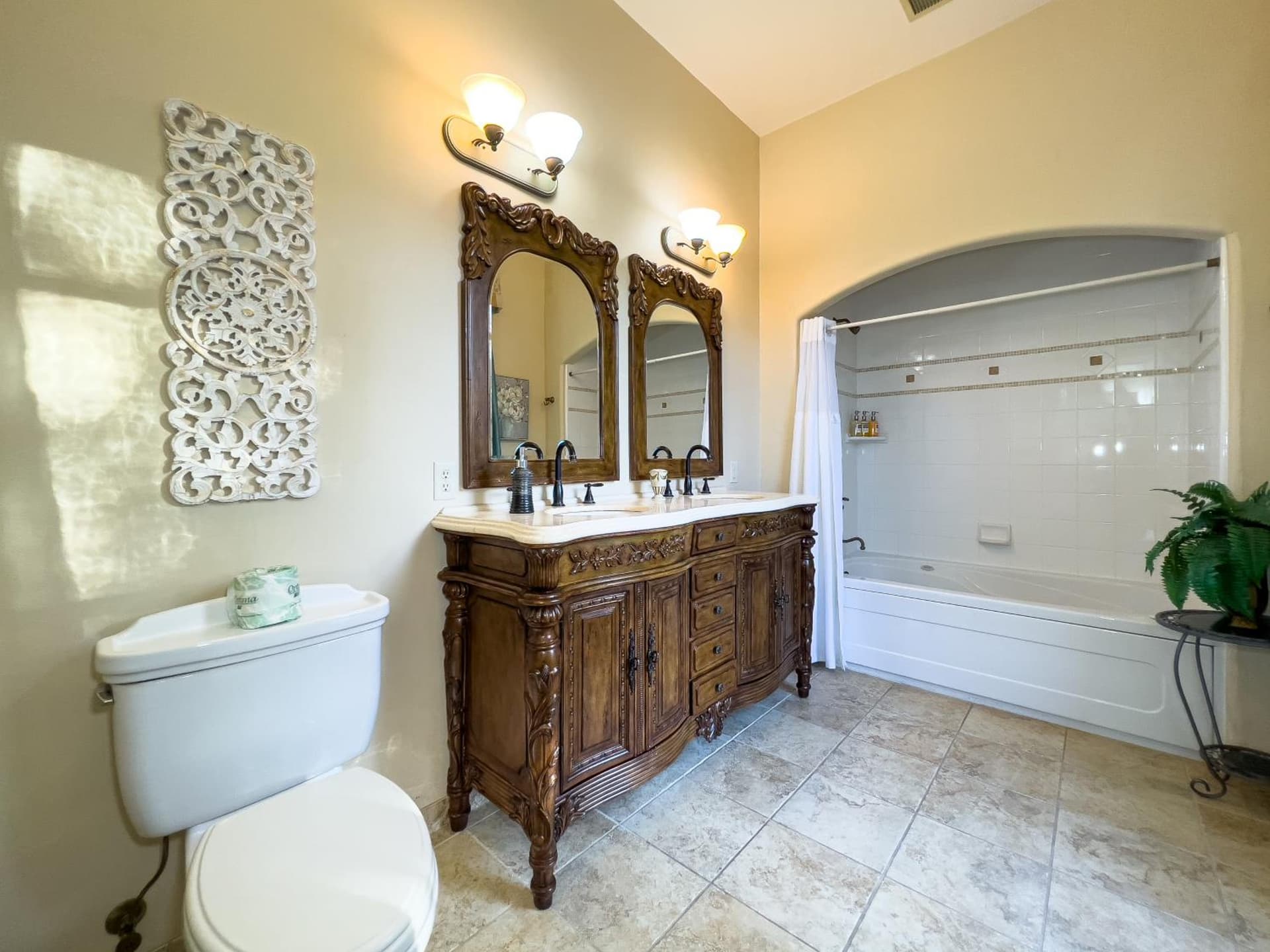 Chateau Coralini gallery photo in Salinas, CA — image 39
