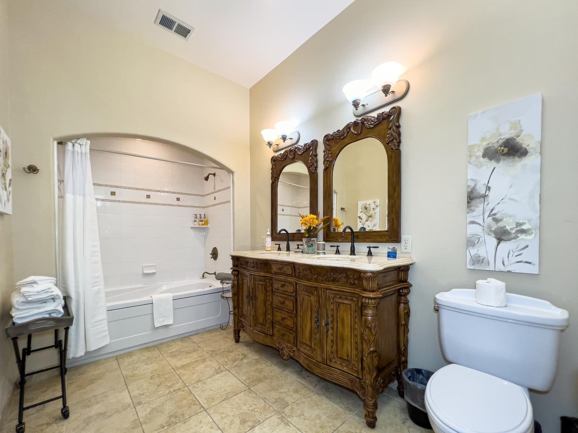 Chateau Coralini gallery photo in Salinas, CA — image 24