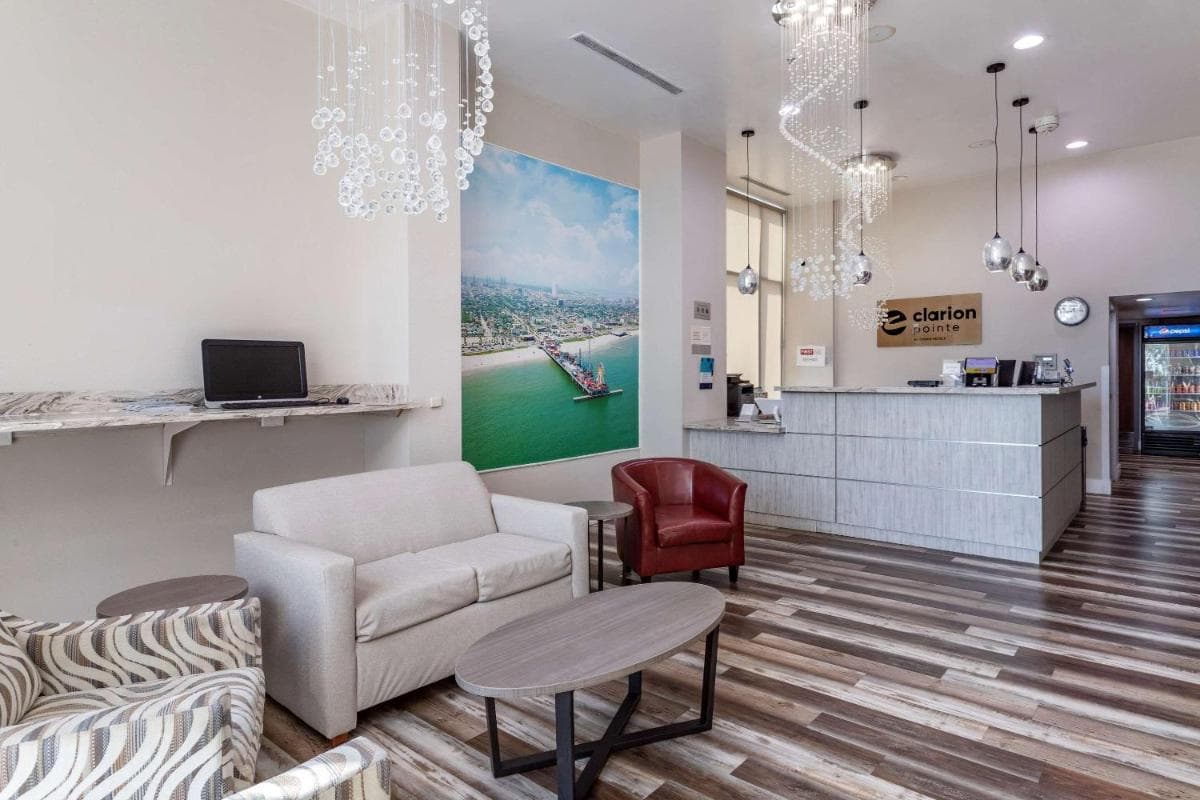 Clarion Pointe Galveston Seawall gallery photo in Galveston, TX — image 10