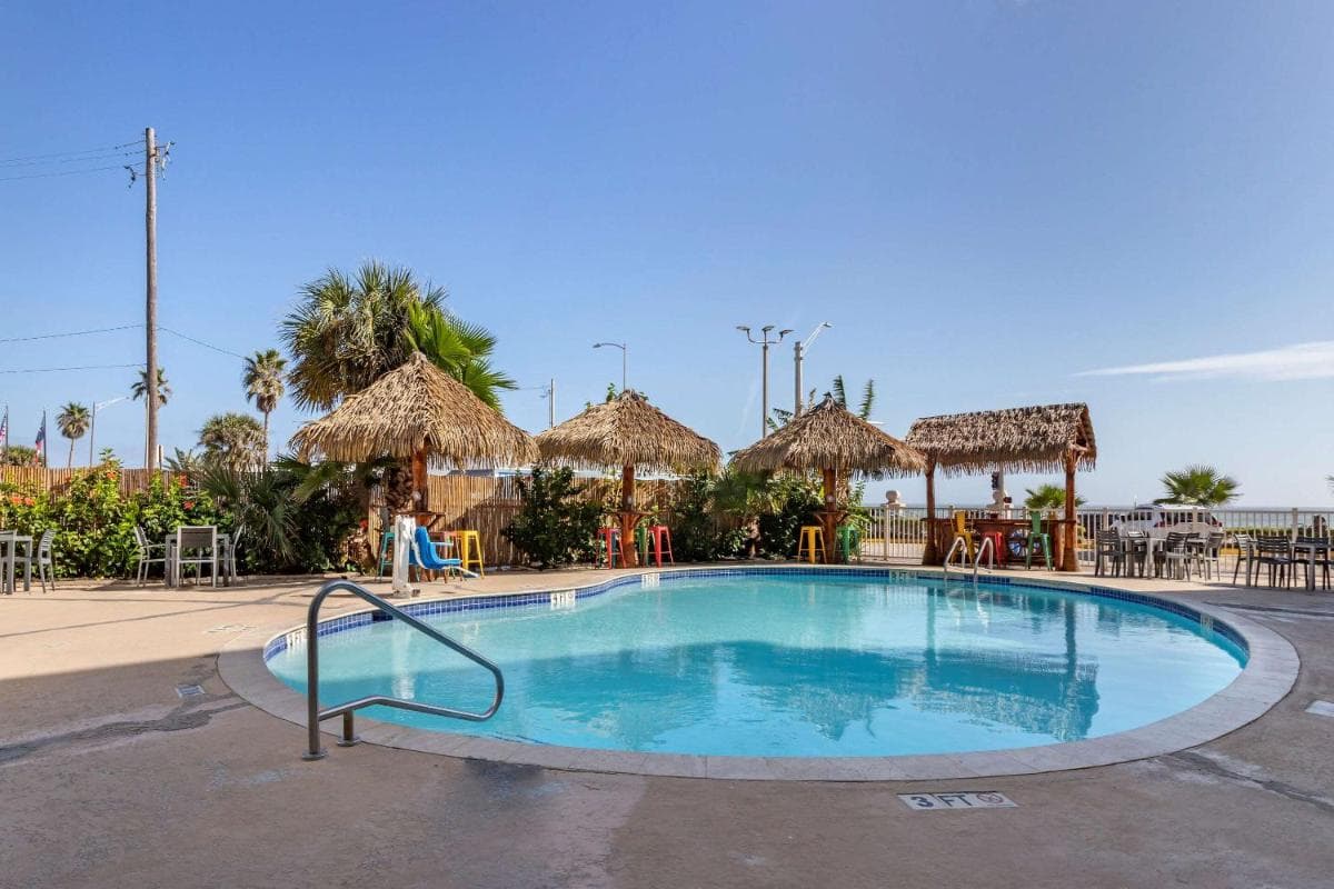 Clarion Pointe Galveston Seawall gallery photo in Galveston, TX — image 74