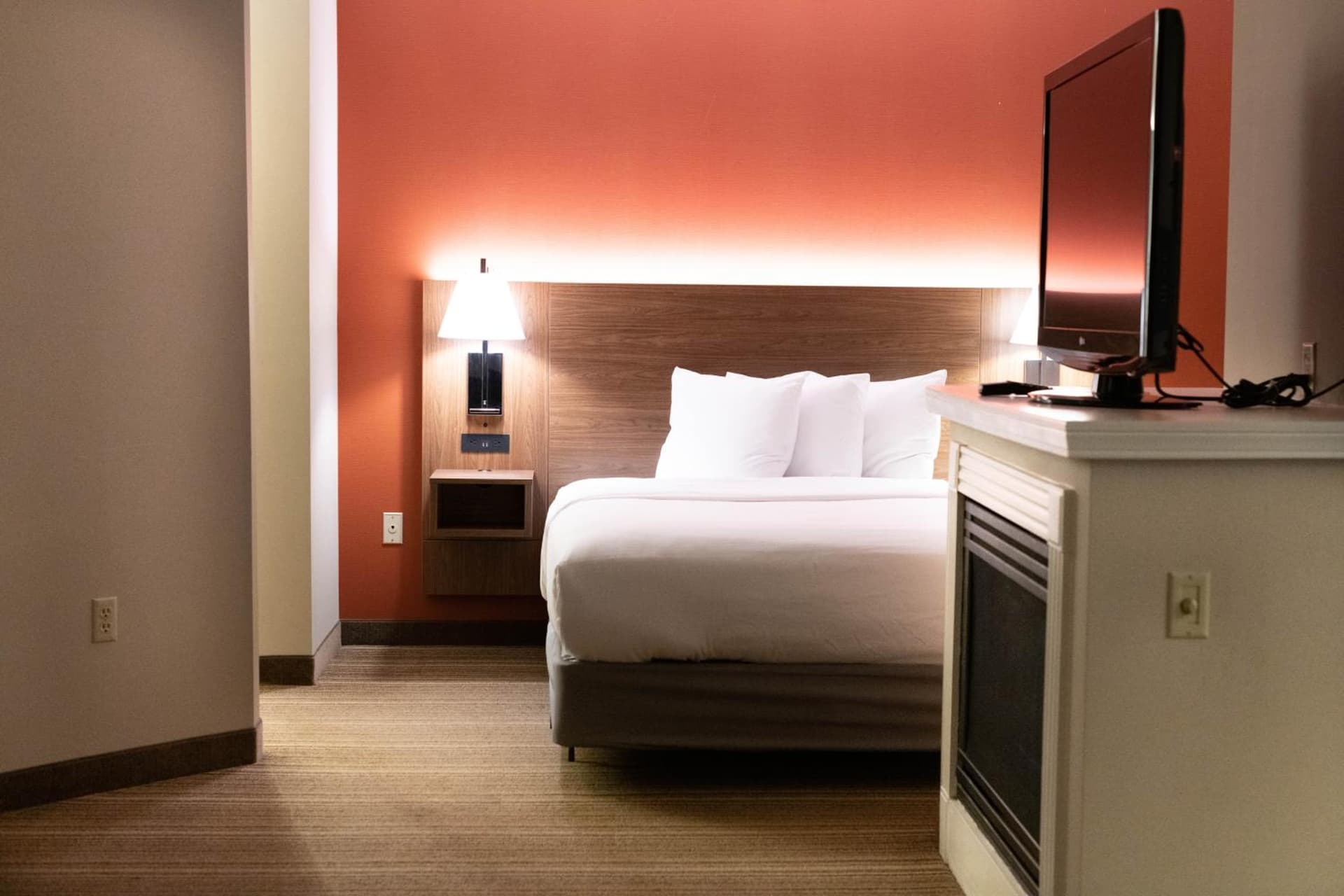 Hawthorn Suites by Wyndham Erie gallery photo in Erie, PA — image 35