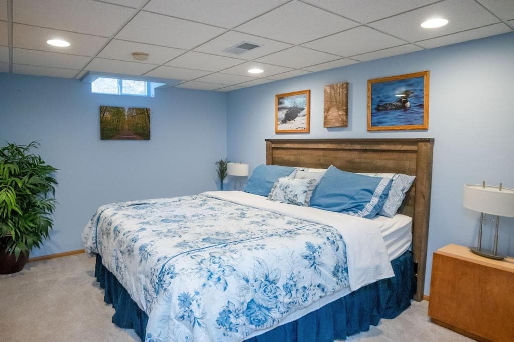 TheLake House interior in Tomahawk, WI — gallery photo 2