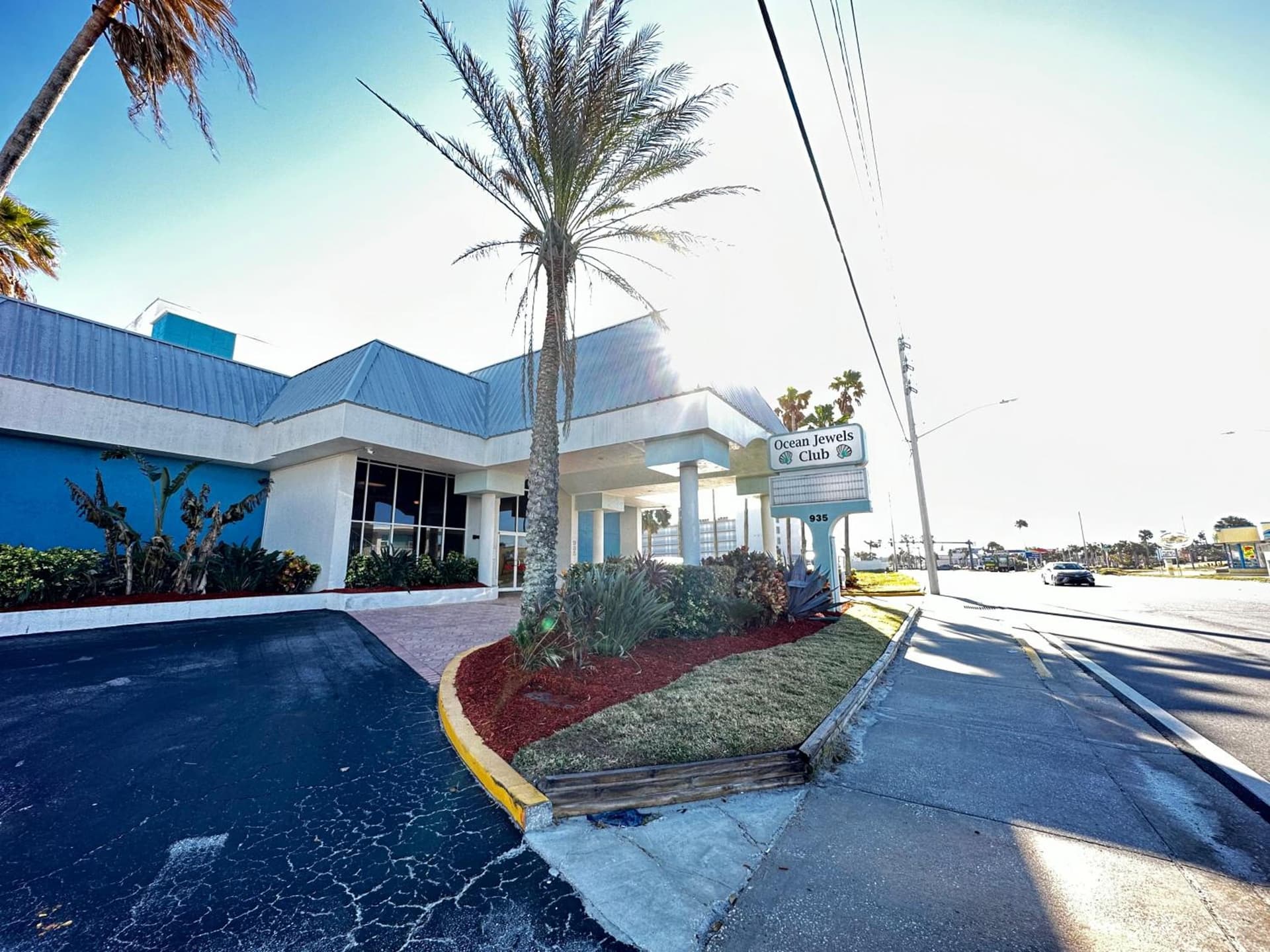 Our Beach Escape featured exterior or lobby in Daytona Beach, FL — similar hotel