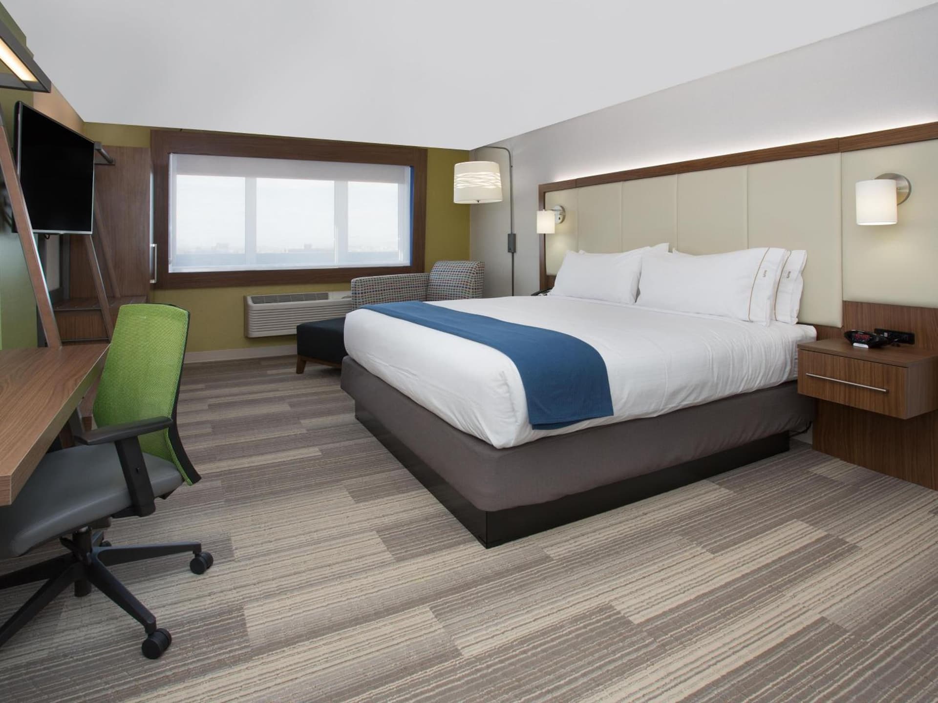 Holiday Inn Express & Suites Chicago North Shore - Niles by IHG interior in Niles, IL — gallery photo 2