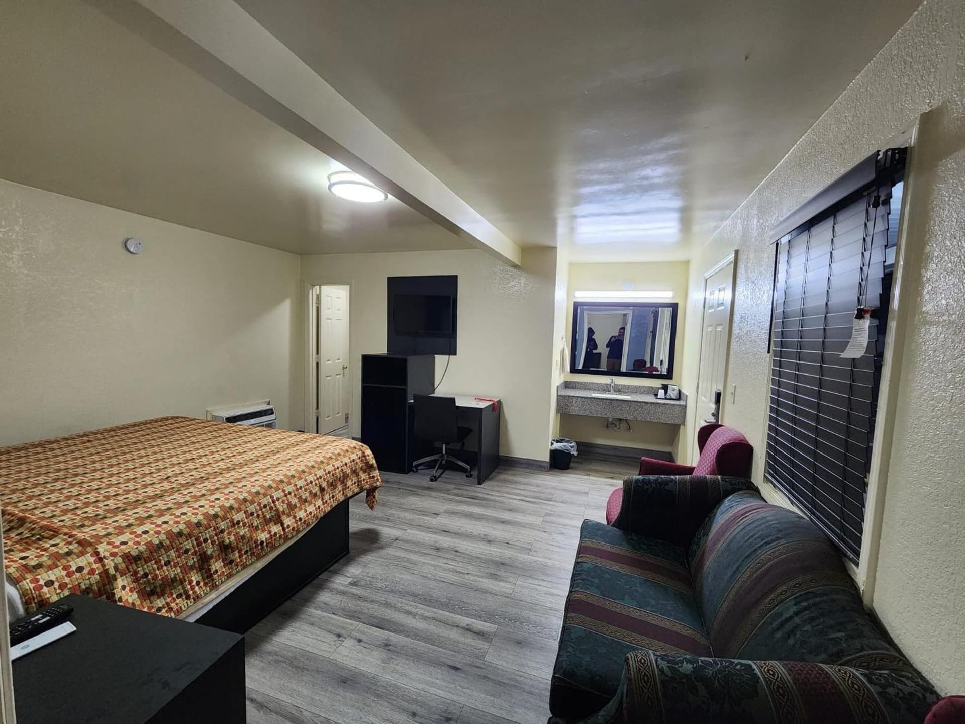 Green Garden Inn featured exterior or lobby in Greensboro, GA — similar hotel