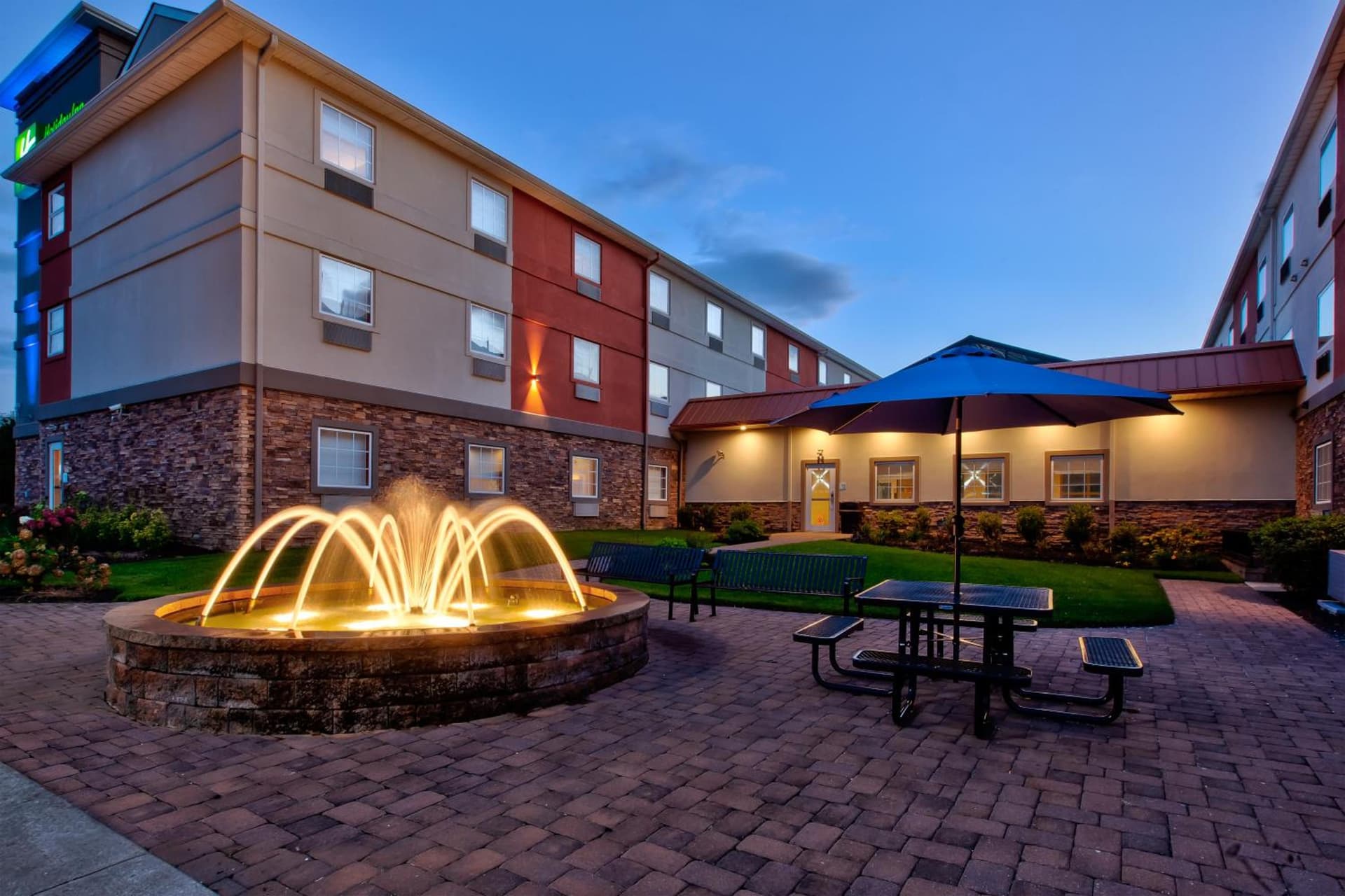 Holiday Inn Express Absecon-Atlantic City Area by IHG interior in Absecon, NJ — gallery photo 2