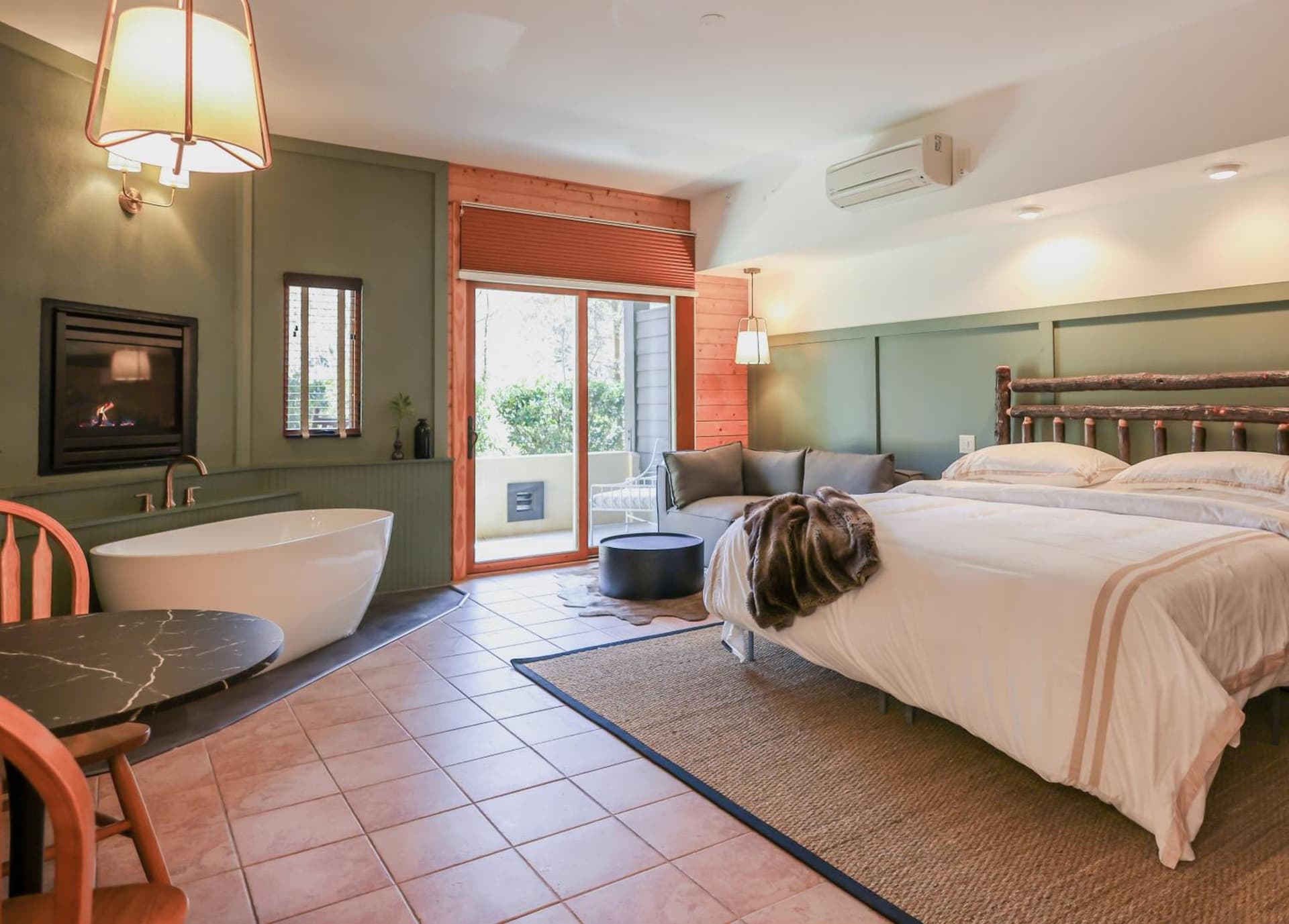 Outland Chalet & Suites Great Smoky Mountains interior in Whittier, NC — gallery photo 2