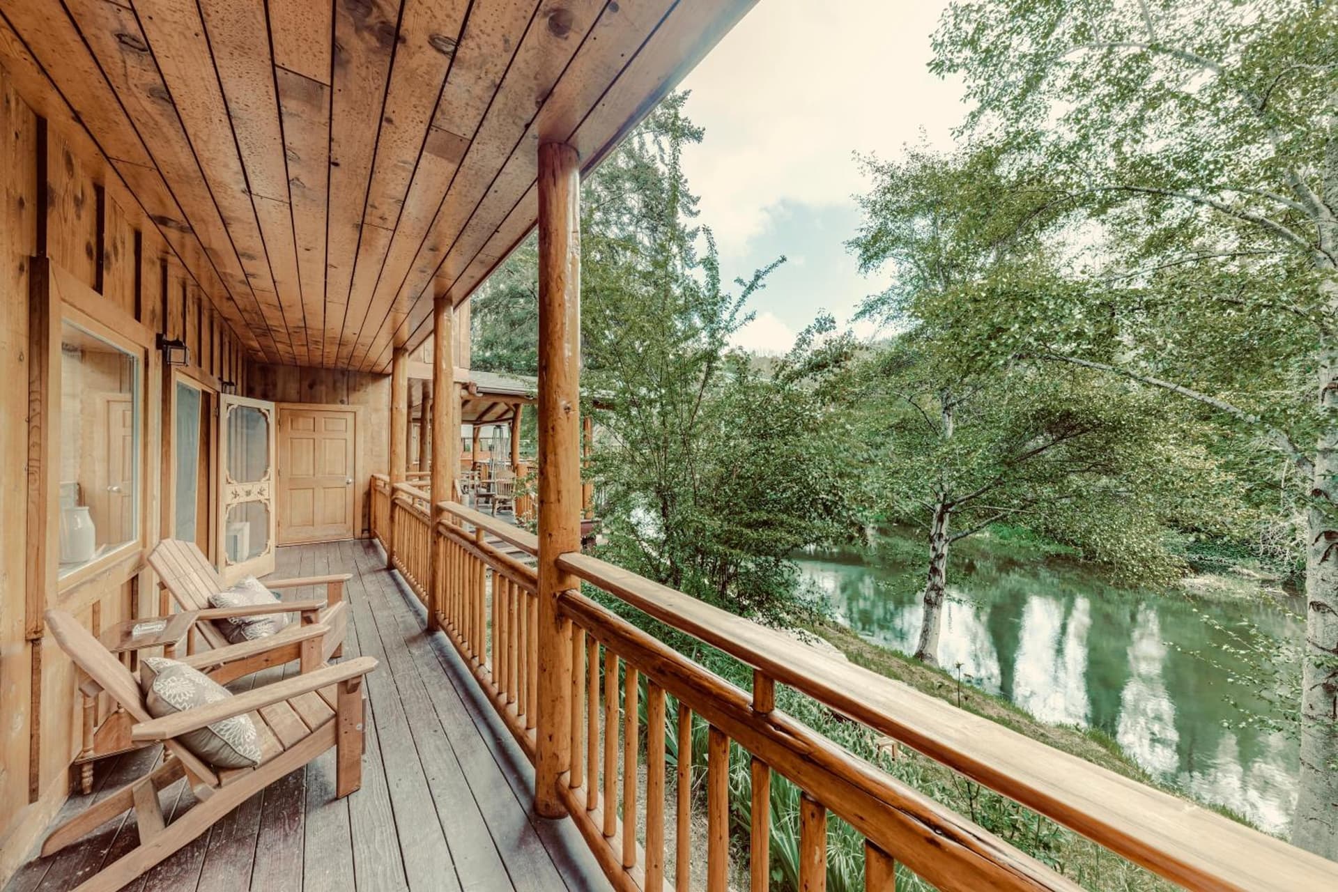 The Lindsay Lodge gallery photo in Applegate — image 5