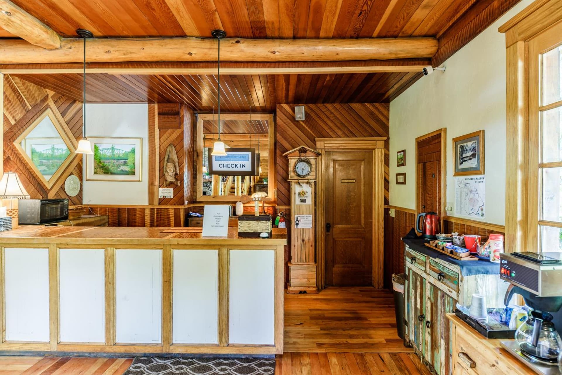 The Lindsay Lodge gallery photo in Applegate — image 24