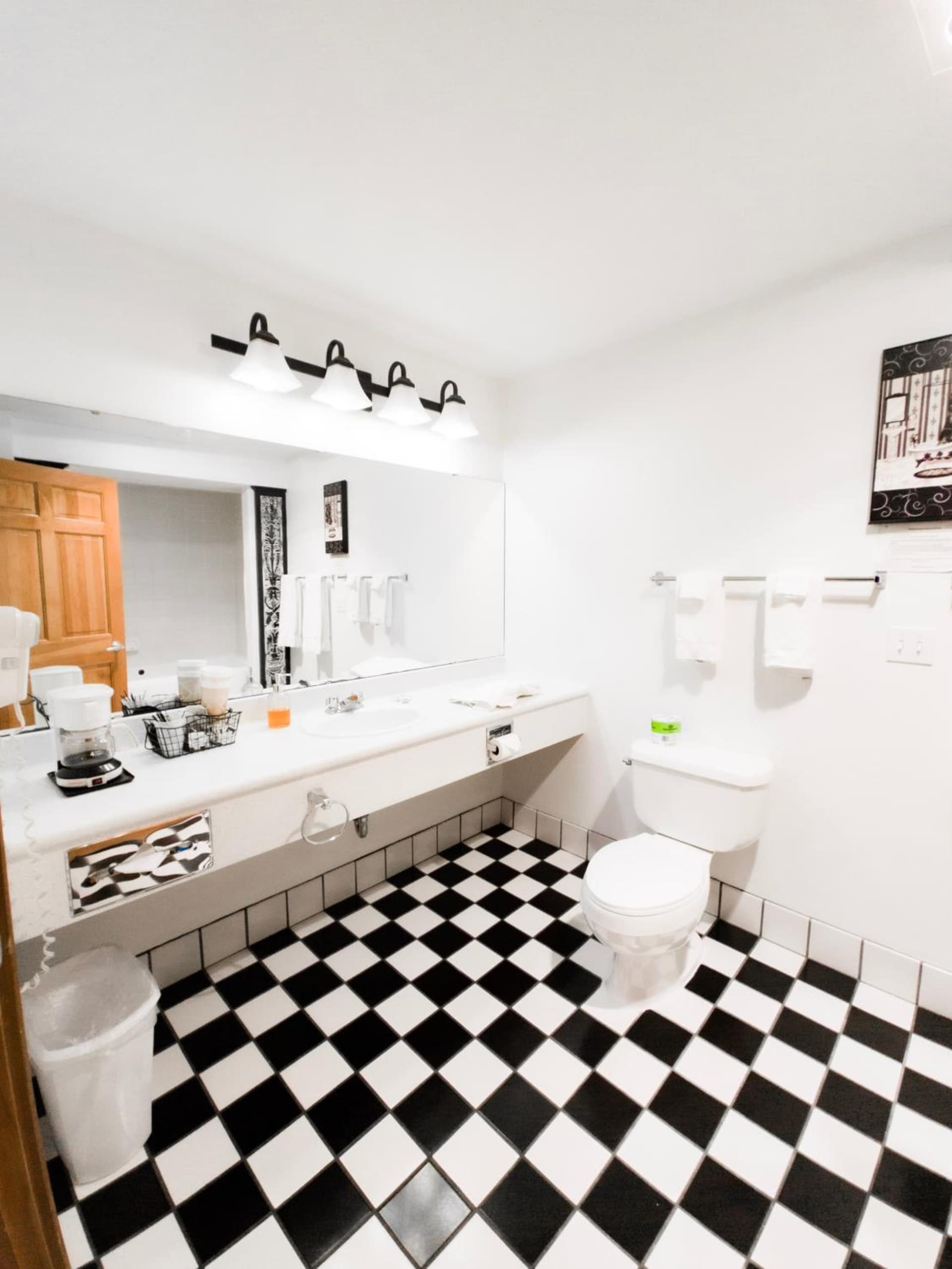 Nuks Executive Suites gallery photo in De Pere, WI — image 27