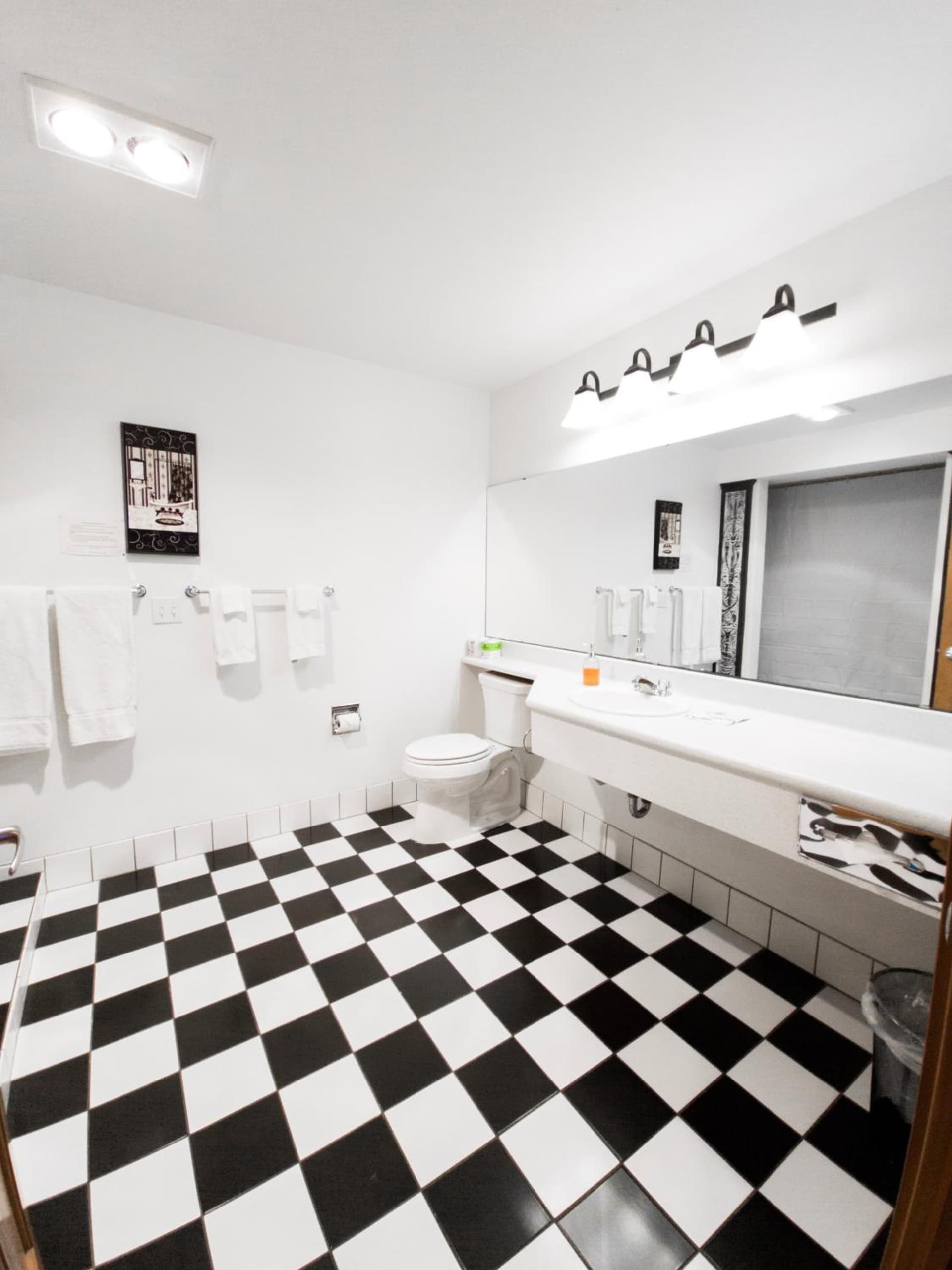 Nuks Executive Suites gallery photo in De Pere, WI — image 35