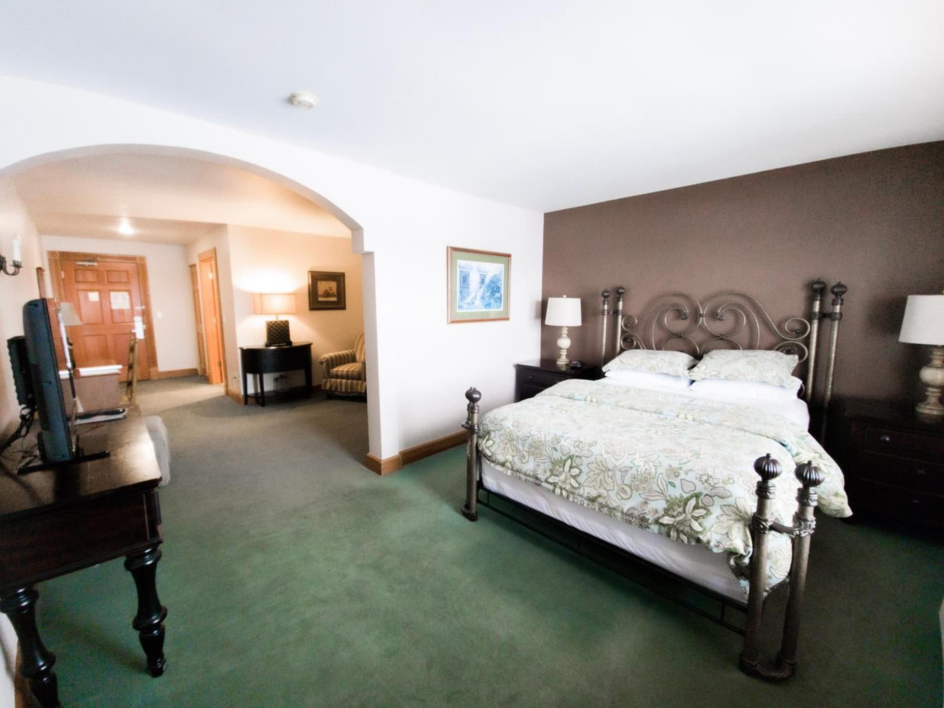 Nuks Executive Suites gallery photo in De Pere, WI — image 79