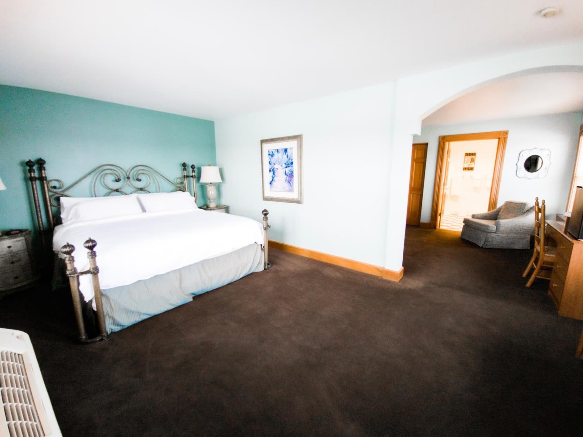 Nuks Executive Suites gallery photo in De Pere, WI — image 41