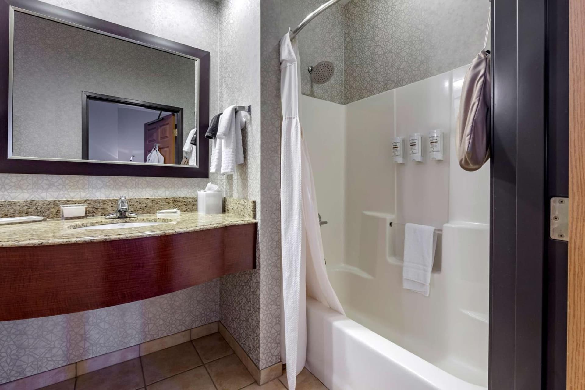 Best Western Premier Bridgewood Hotel Resort gallery photo in Neenah, WI — image 40