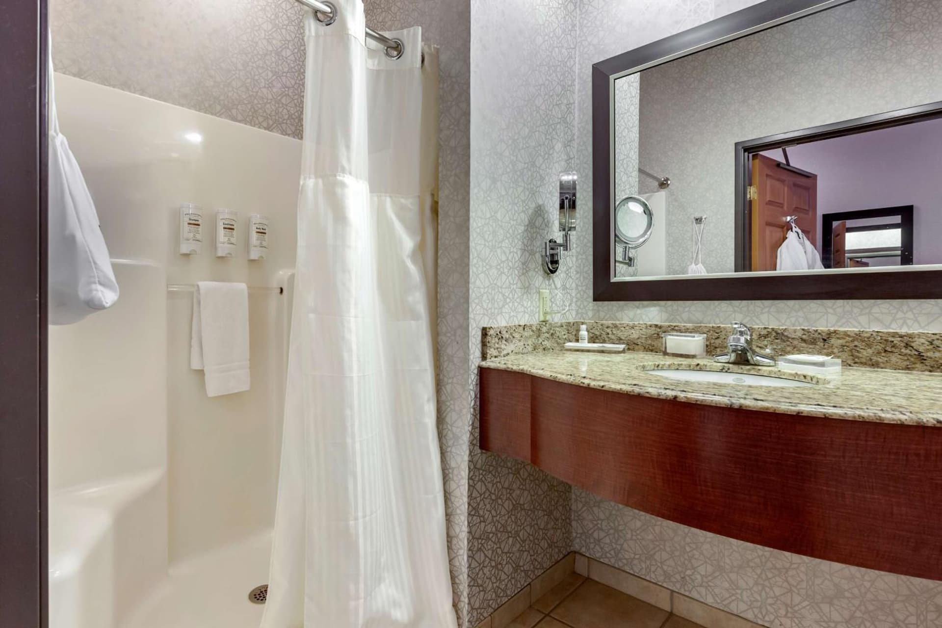 Best Western Premier Bridgewood Hotel Resort gallery photo in Neenah, WI — image 17