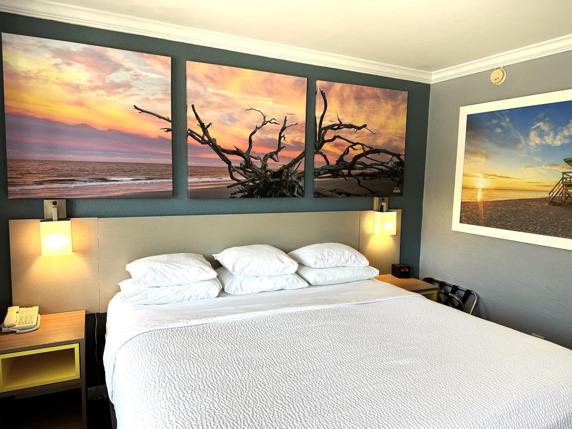 Days Inn by Wyndham Pensacola - Historic Downtown gallery photo in Pensacola, FL — image 4