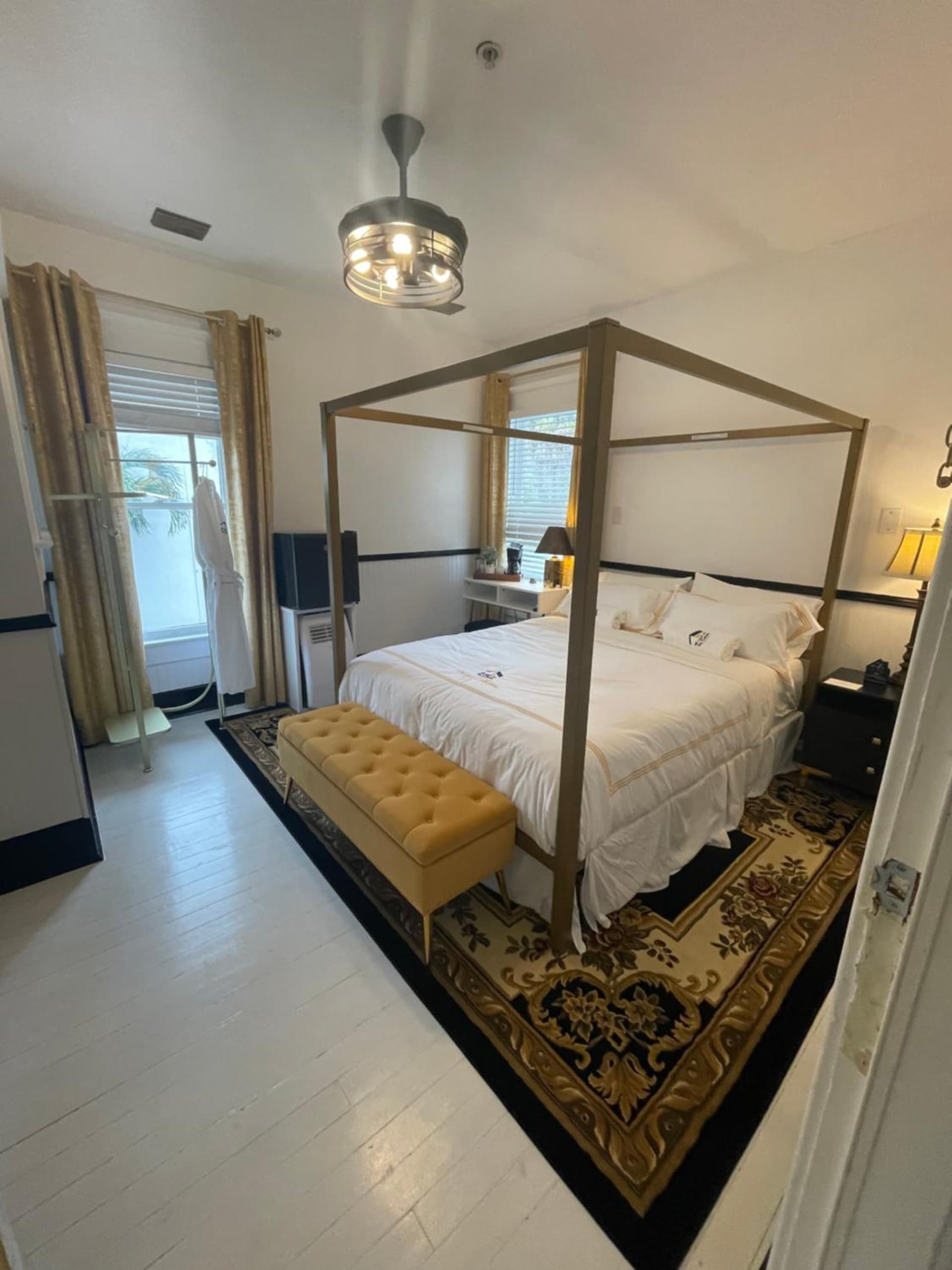 Prestige Collection, Hotel Boutique gallery photo in St Petersburg, FL — image 10