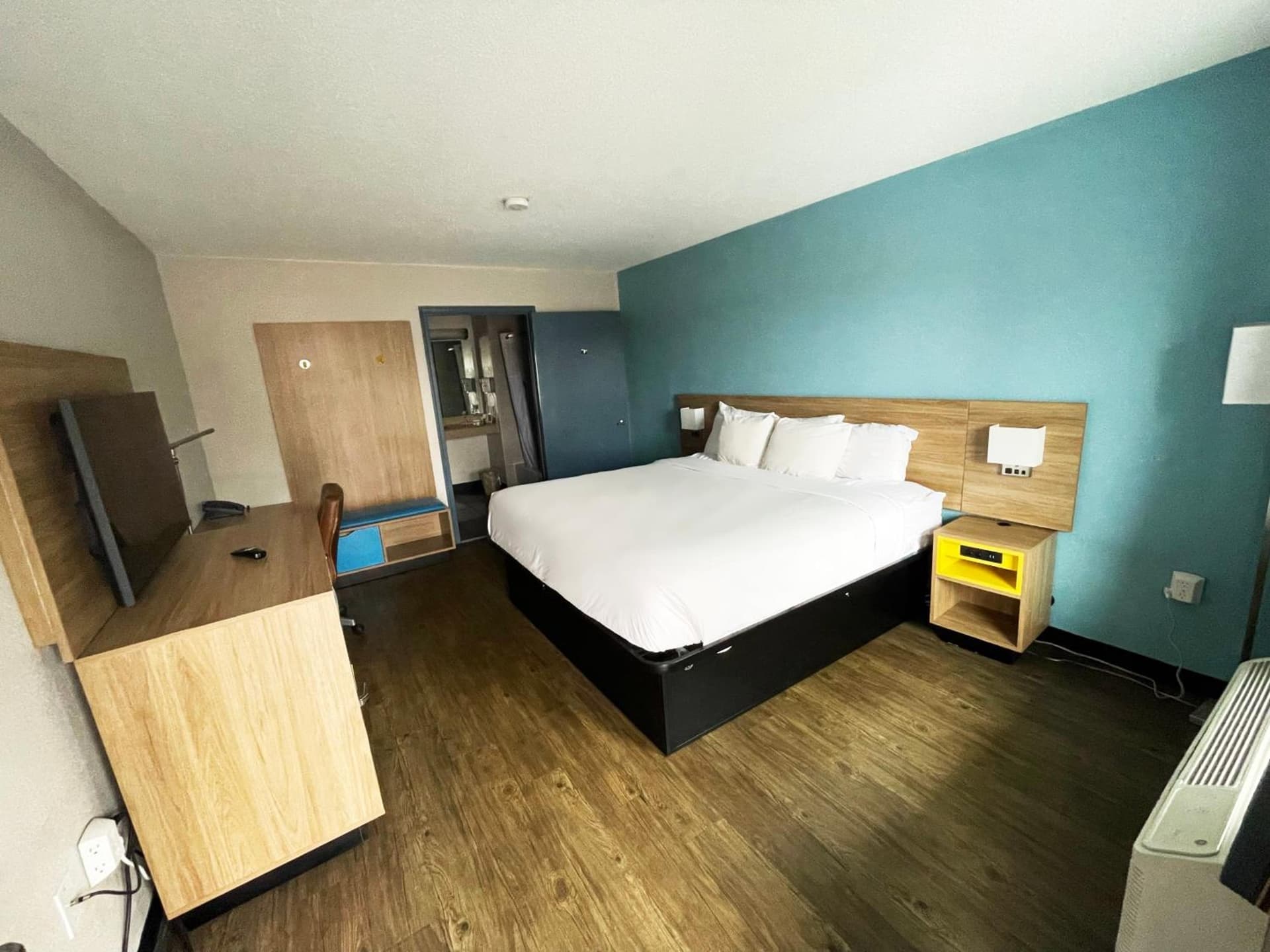 Days Inn by Wyndham Raleigh Glenwood-Crabtree gallery photo in Raleigh, NC — image 46